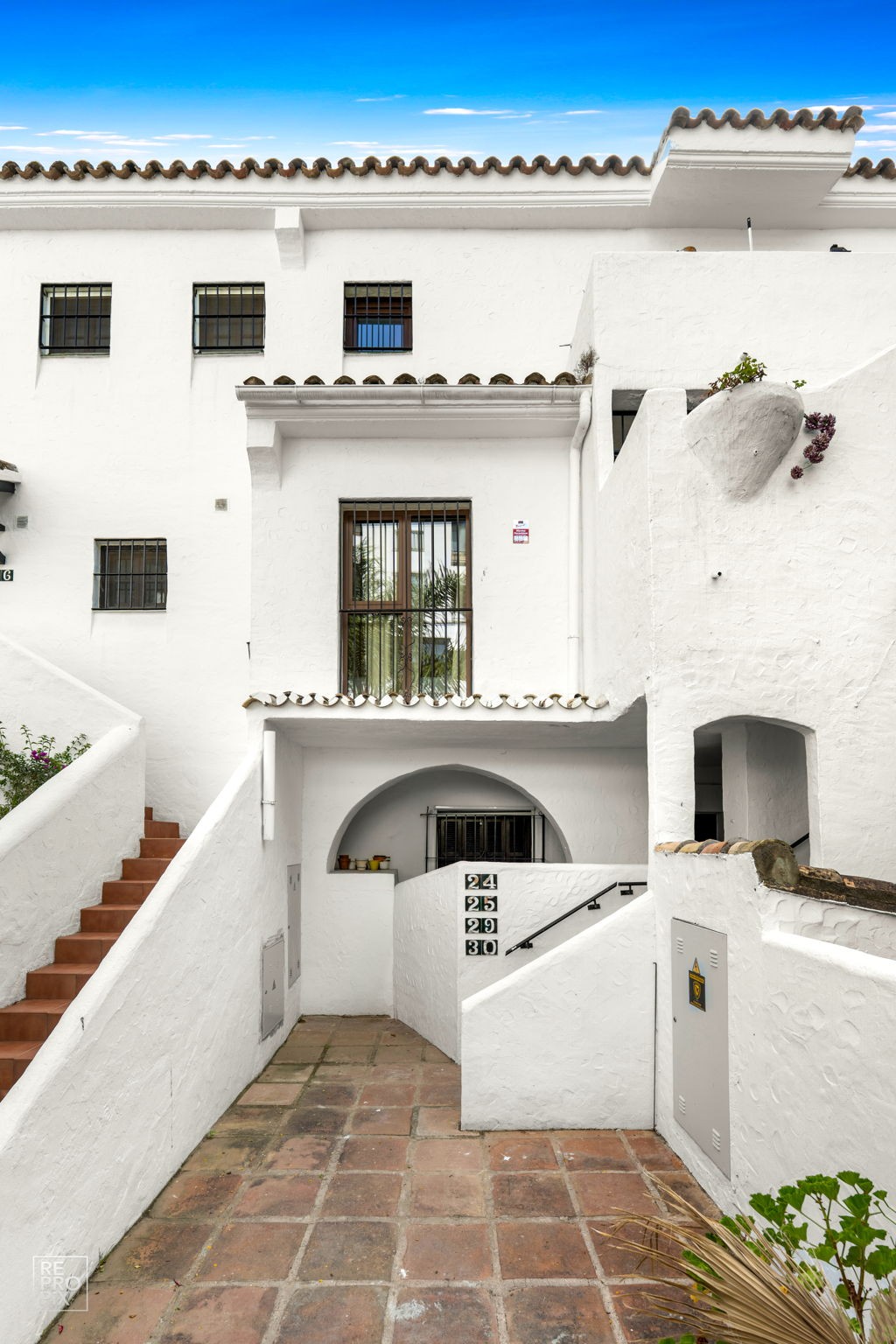 1 Bedroom Apartment in Marbella - Photo 26