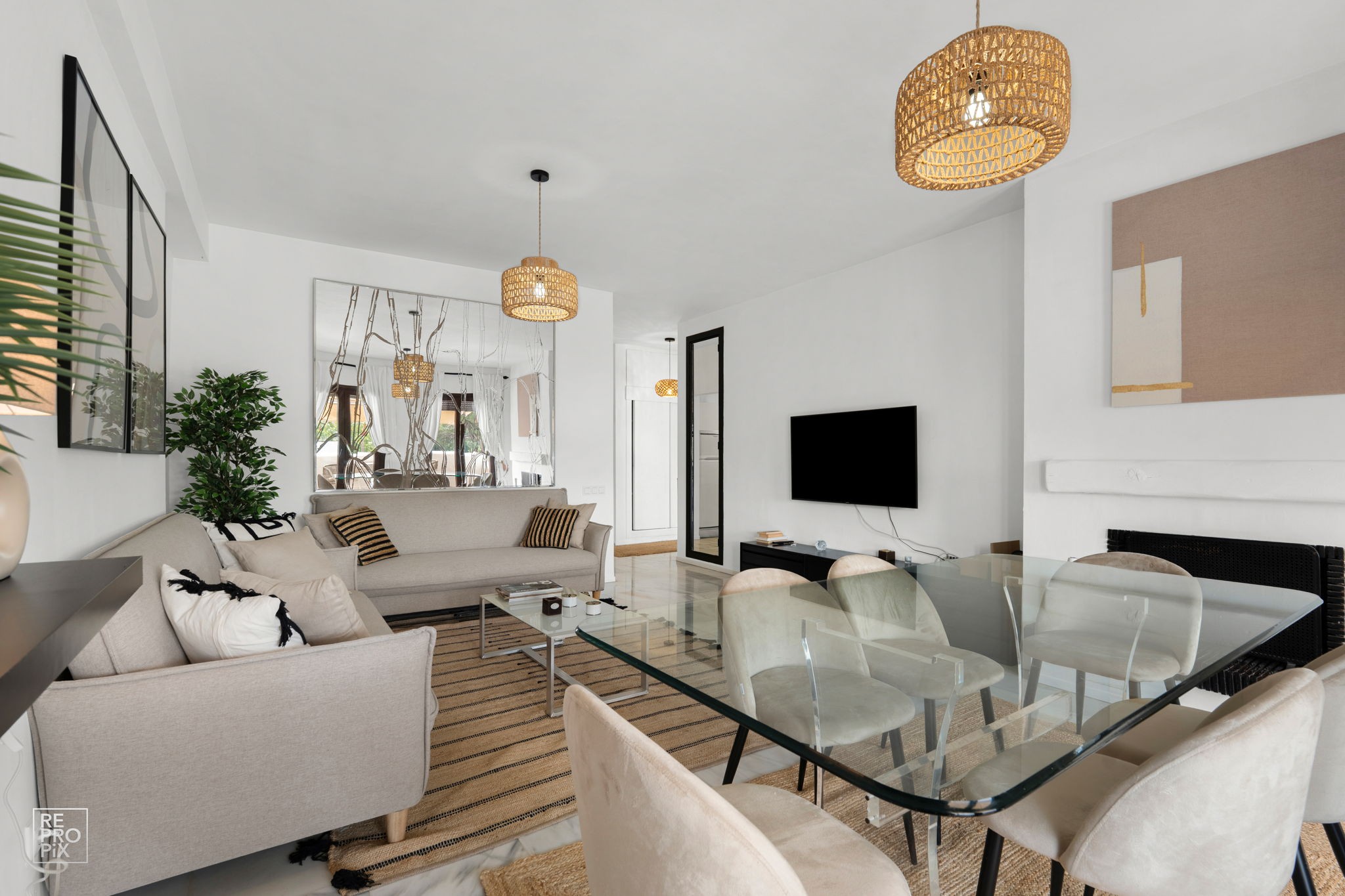 1 Bedroom Apartment in Marbella - Photo 10