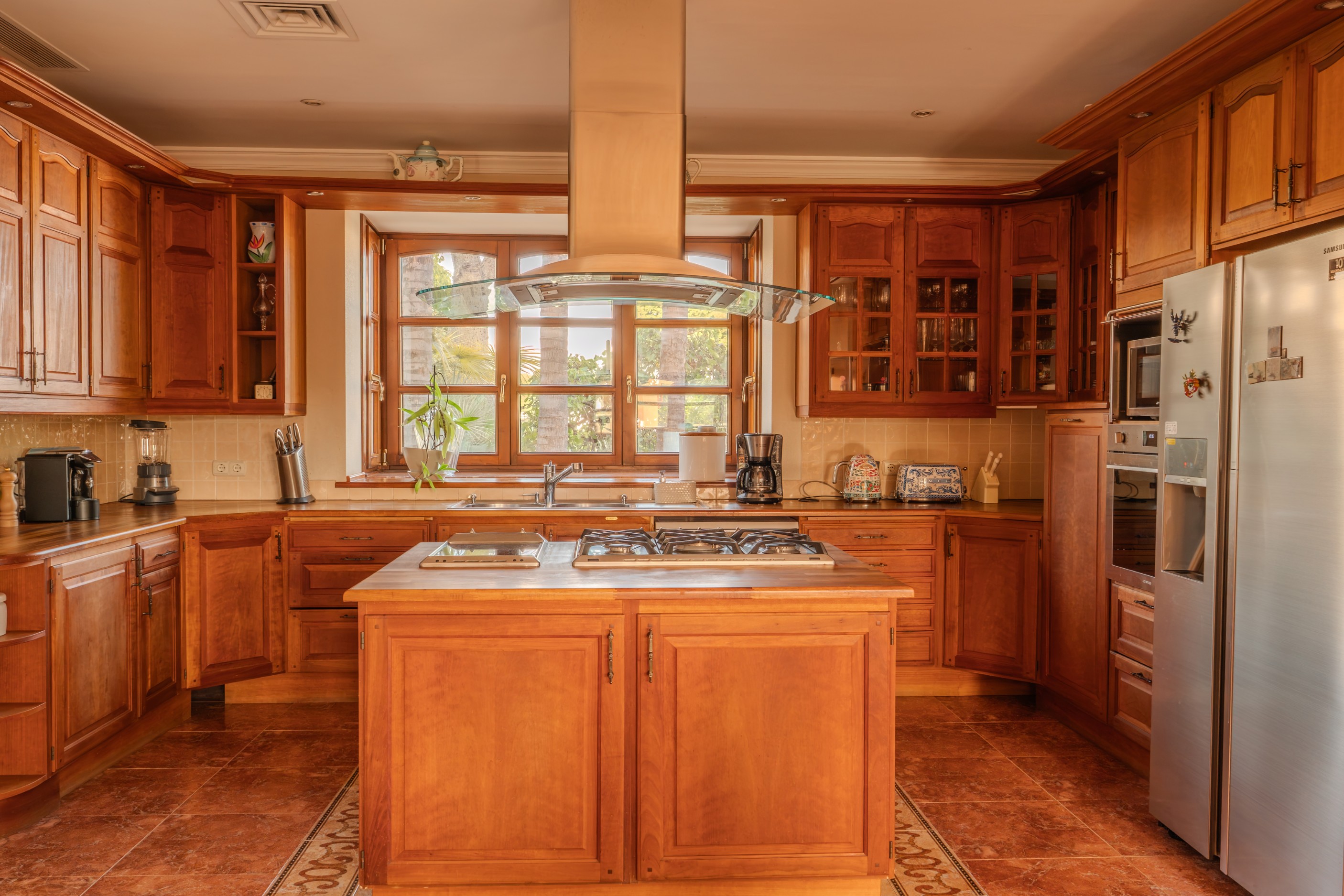 6 Bedroom Villa in Marbella - Photo 8