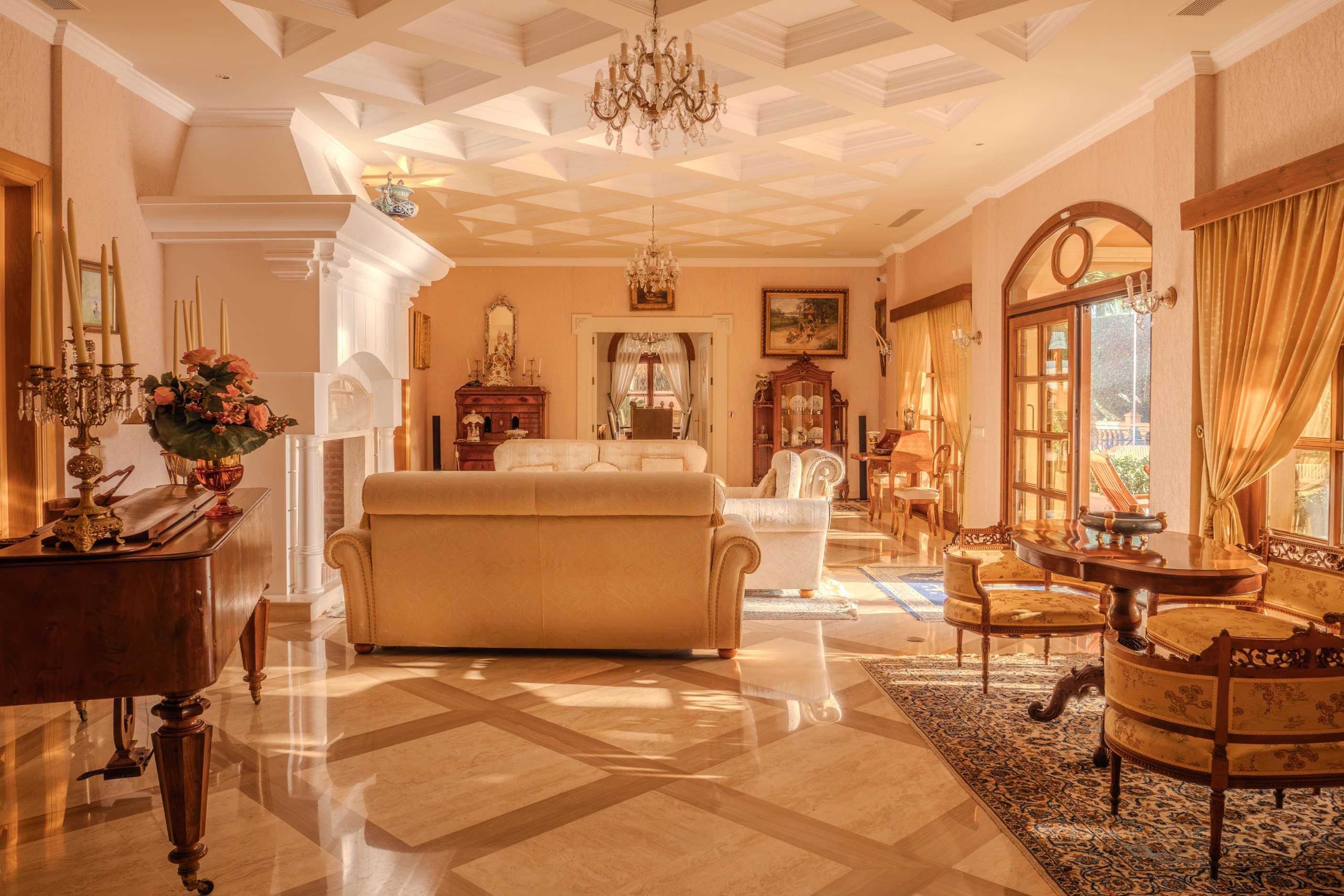 6 Bedroom Villa in Marbella - Photo 9