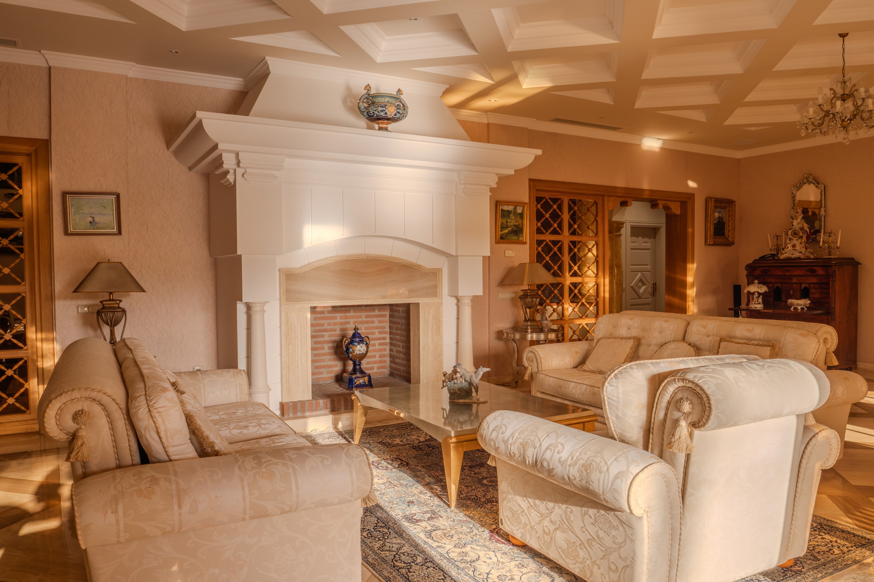 6 Bedroom Villa in Marbella - Photo 11