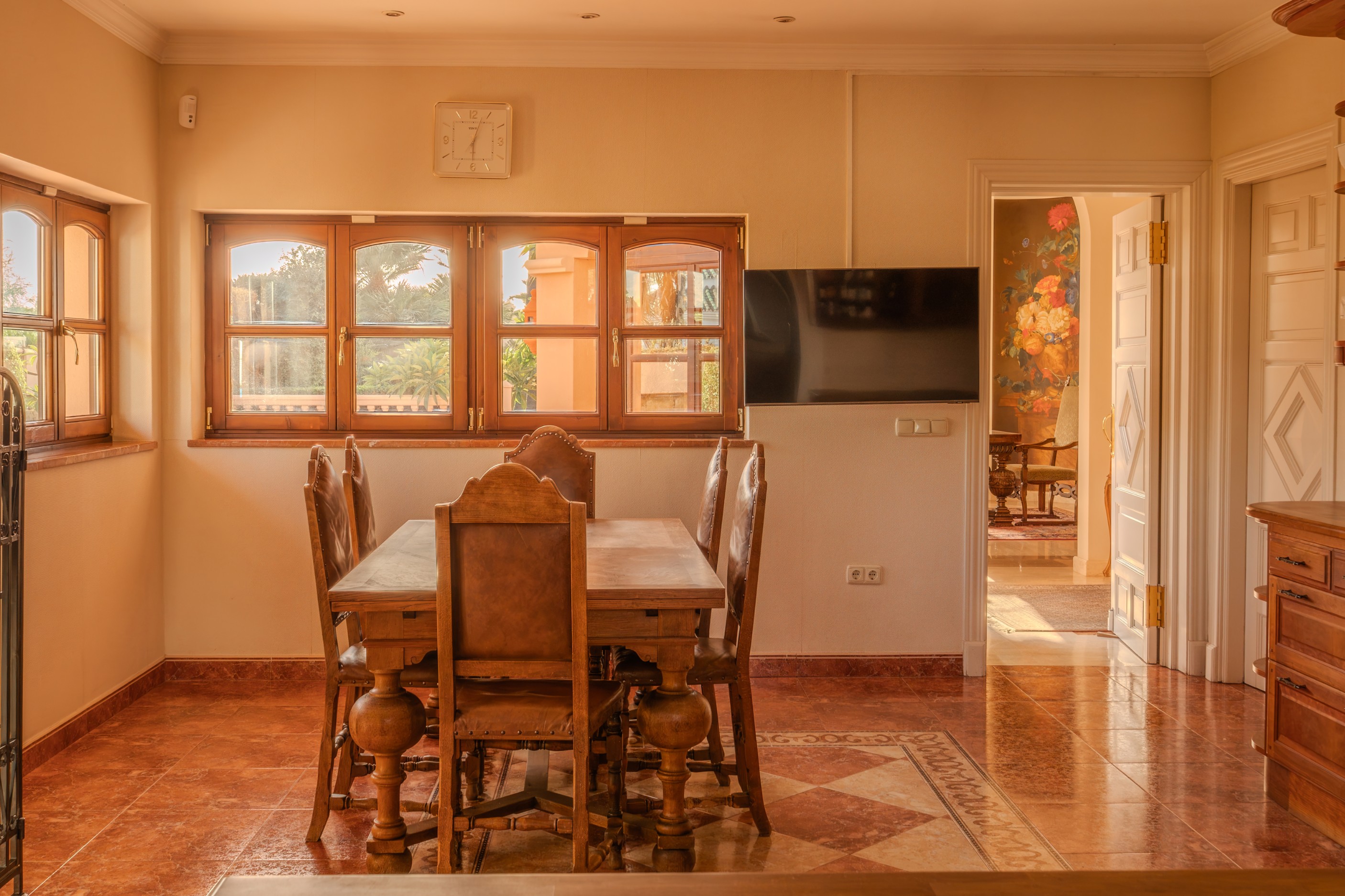 6 Bedroom Villa in Marbella - Photo 7
