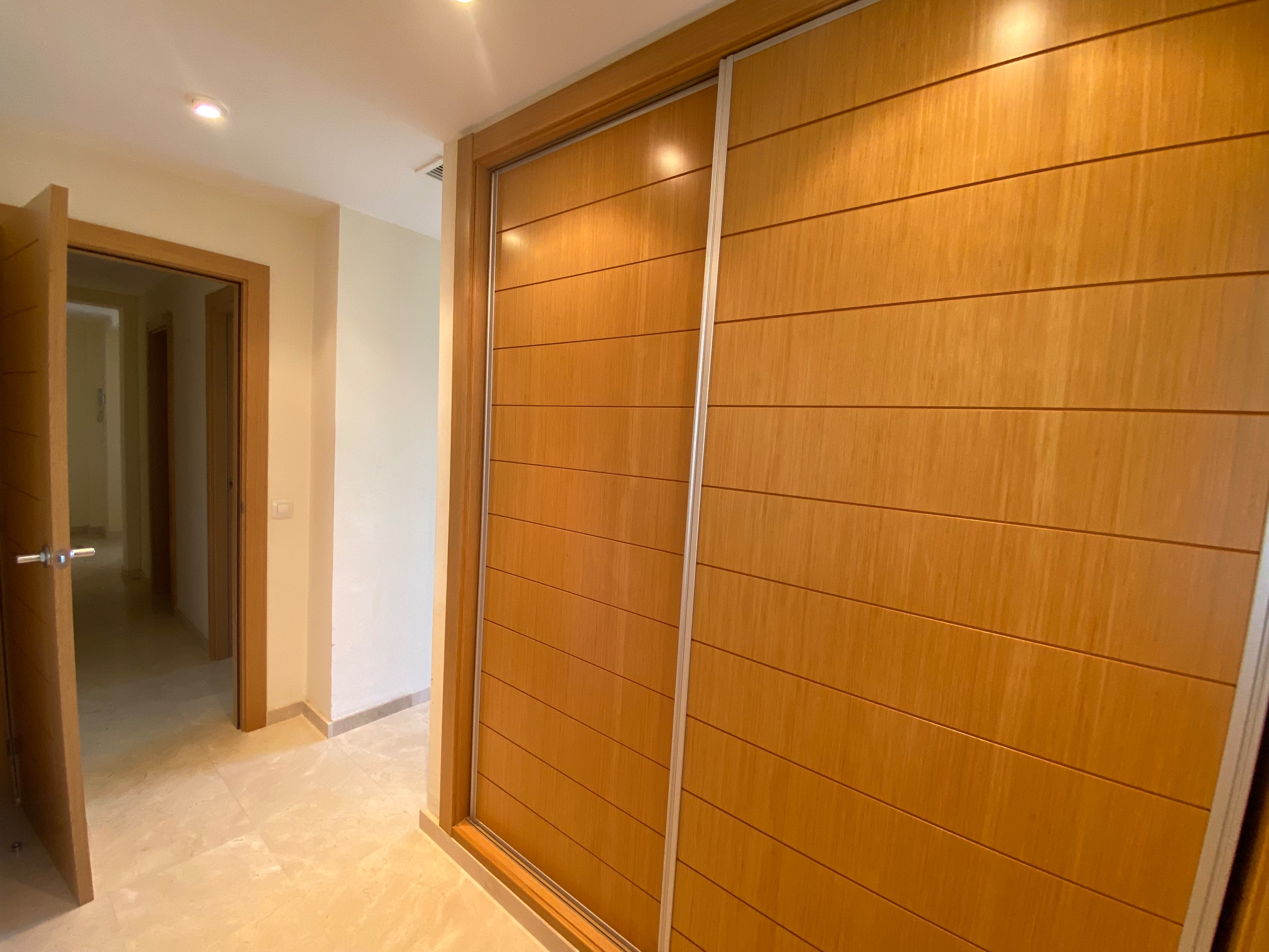3 Bedroom Apartment in Estepona - Photo 4