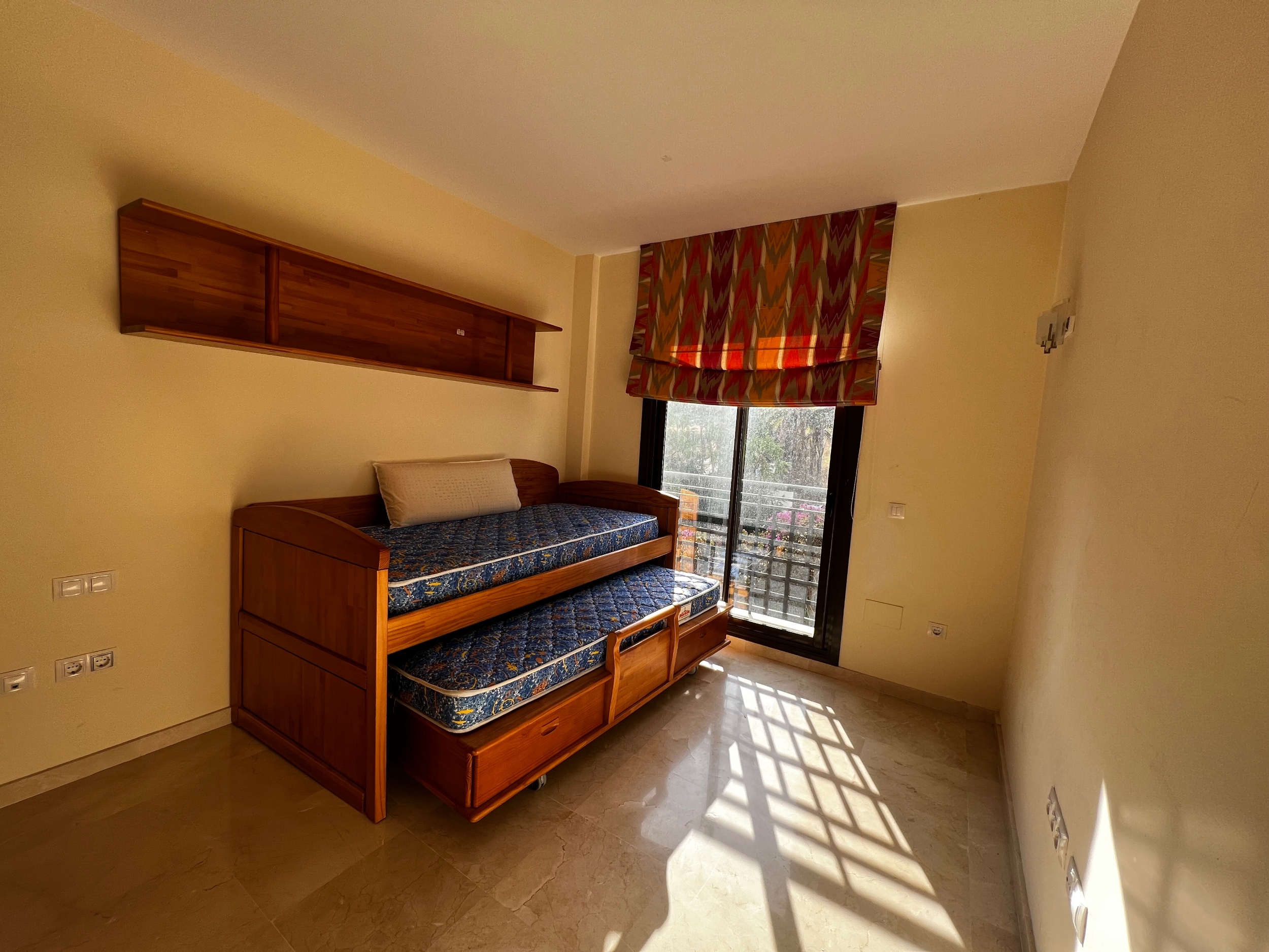 3 Bedroom Apartment in Estepona - Photo 7