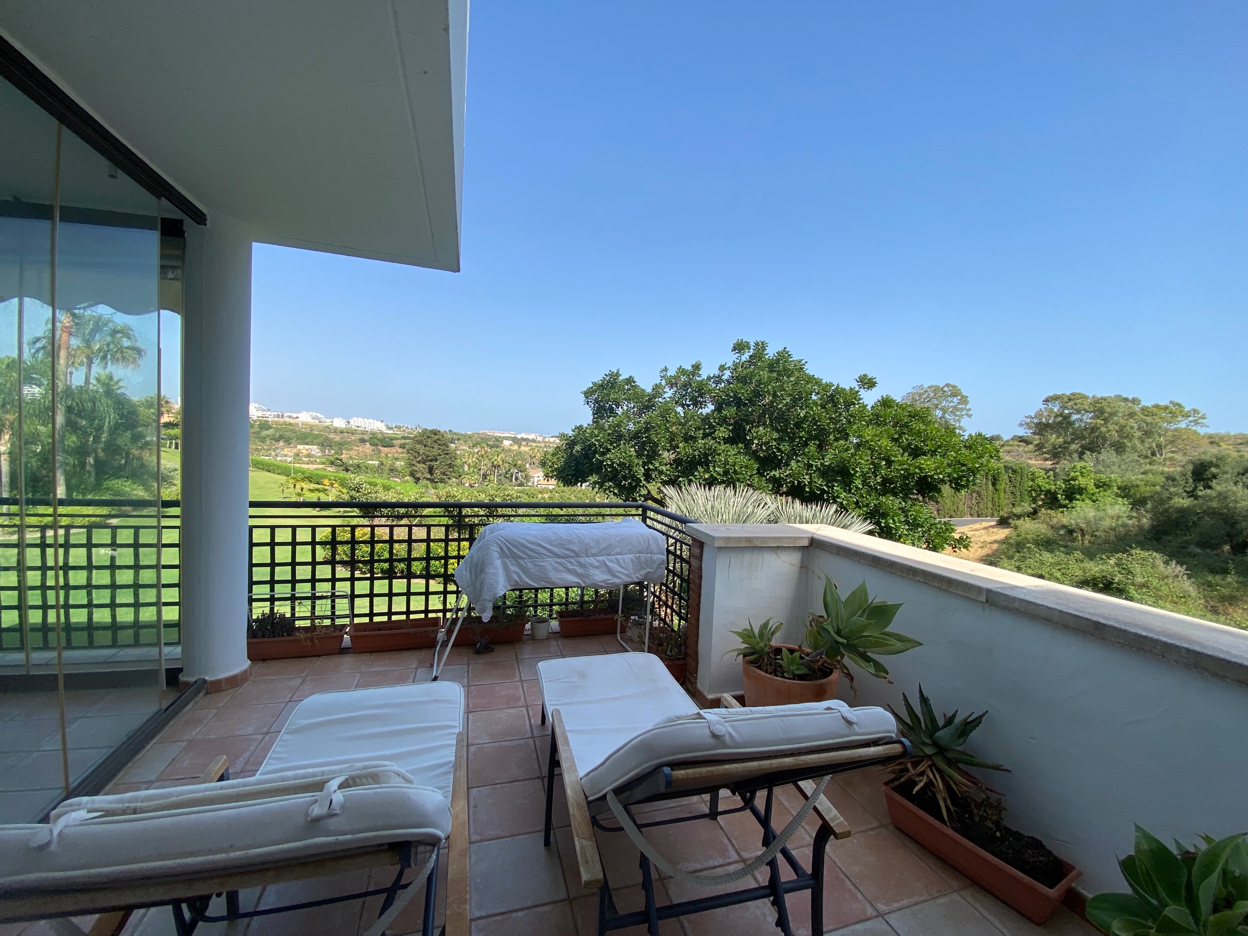 3 Bedroom Apartment in Estepona - Photo 13