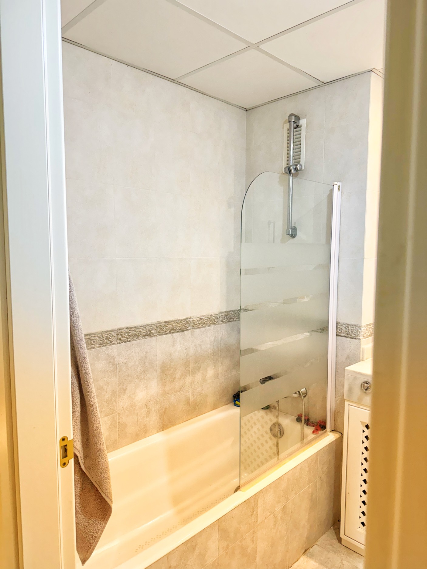 2 Bedroom Apartment in Estepona - Photo 14