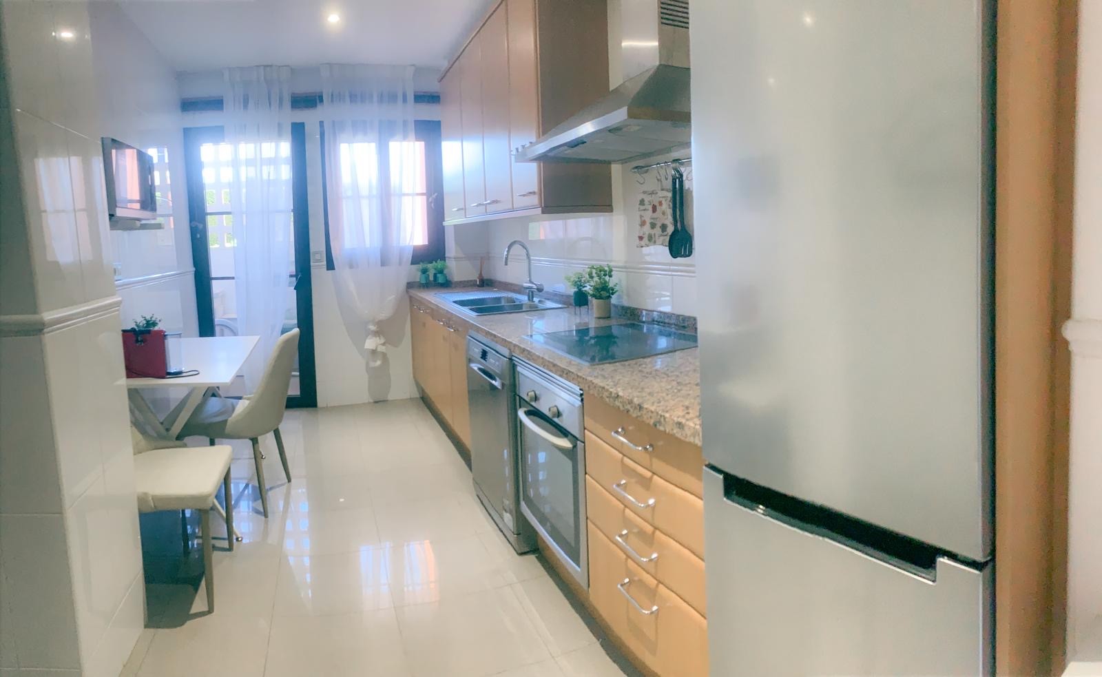 2 Bedroom Apartment in Estepona - Photo 9
