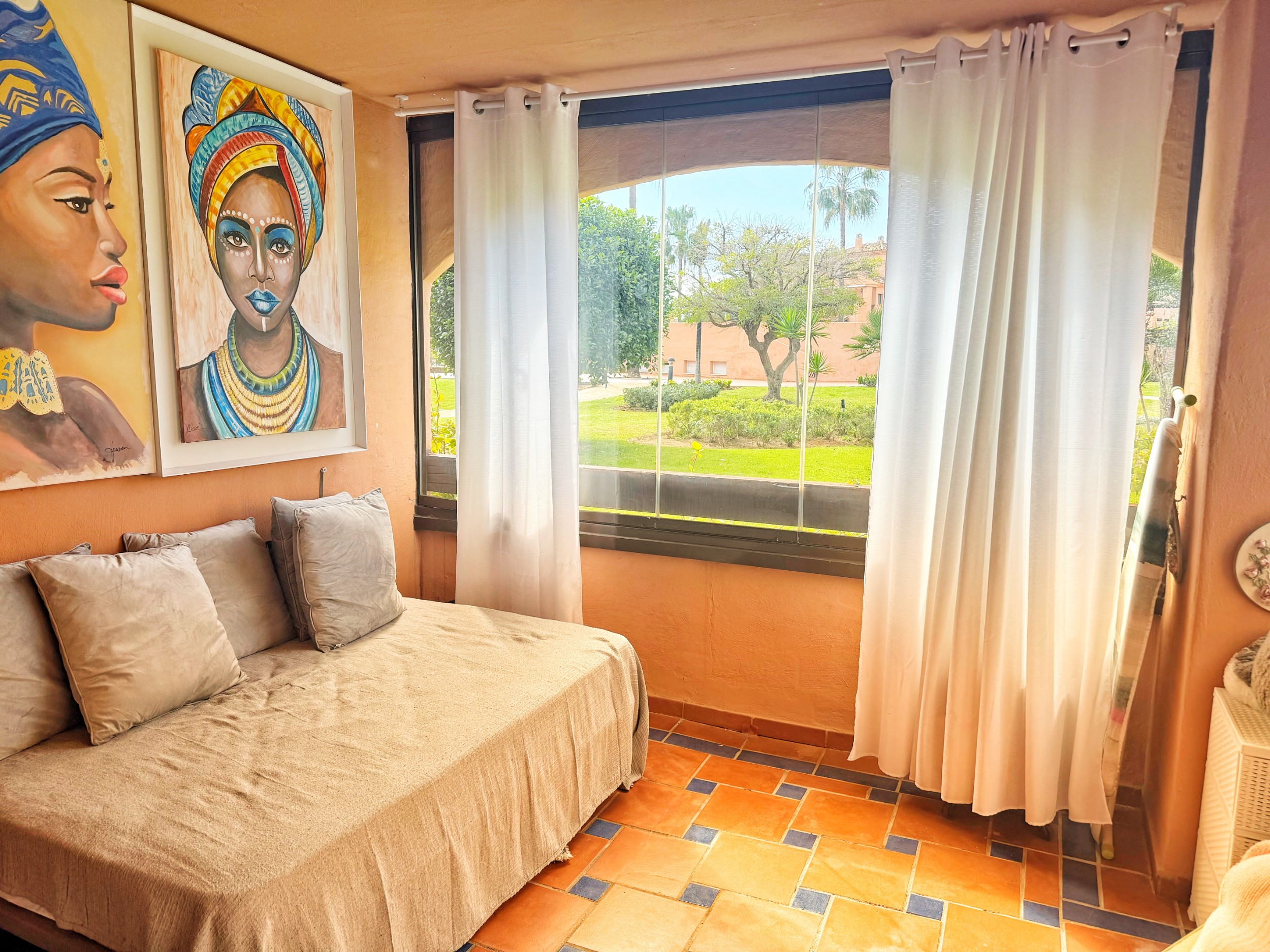 2 Bedroom Apartment in Estepona - Photo 19