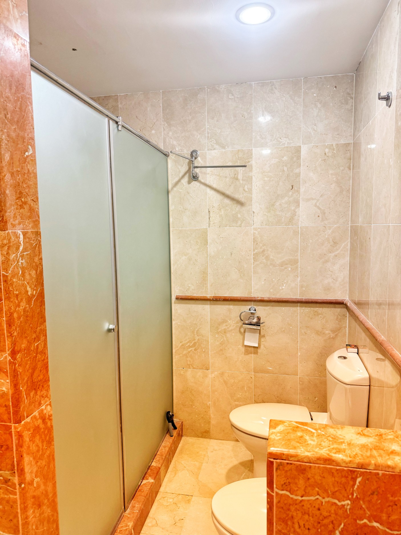 2 Bedroom Apartment in Estepona - Photo 17