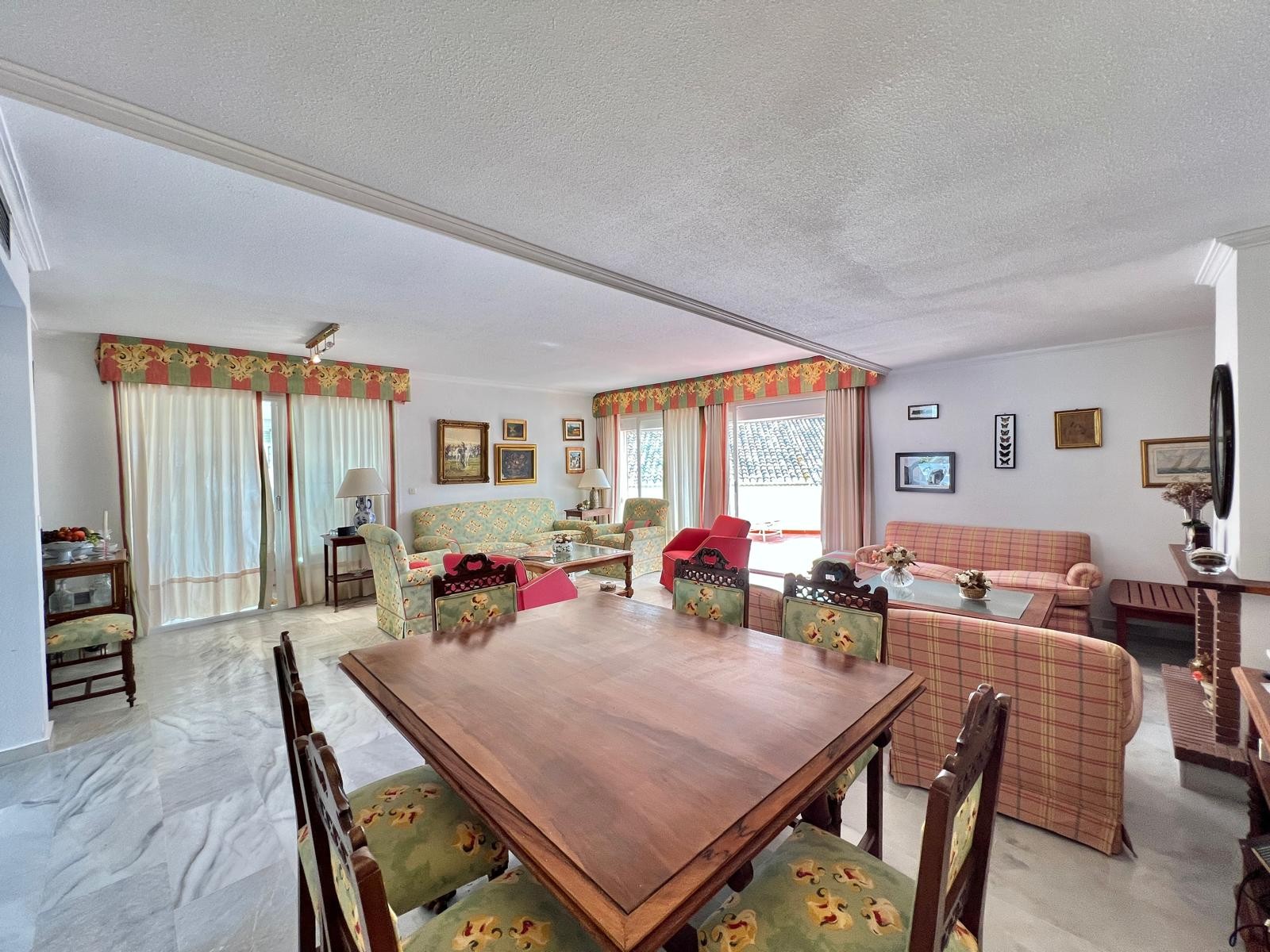 3 Bedroom Townhouse in Estepona - Фото 8