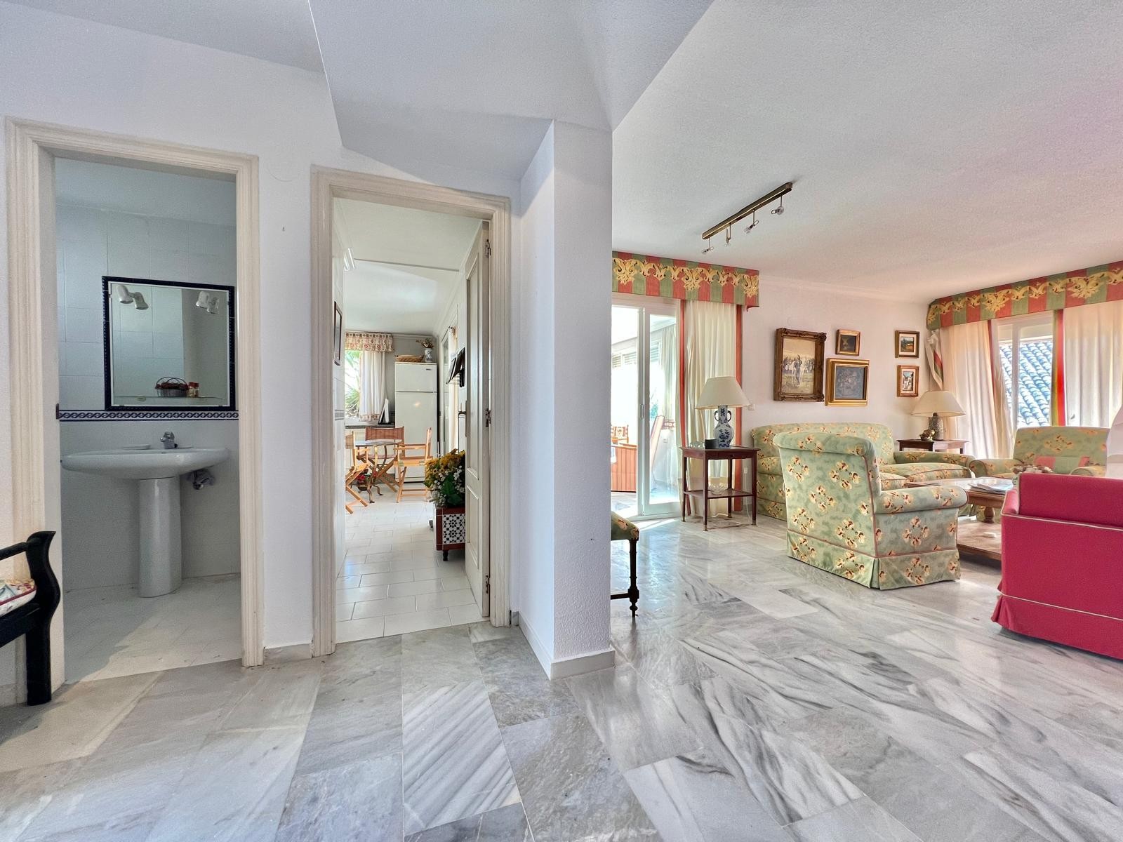 3 Bedroom Townhouse in Estepona - Фото 23