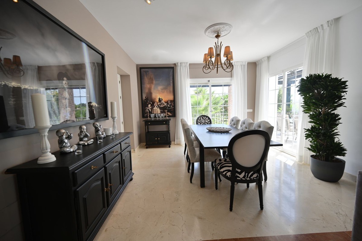 5 Bedroom Villa in Marbella - Foto 17