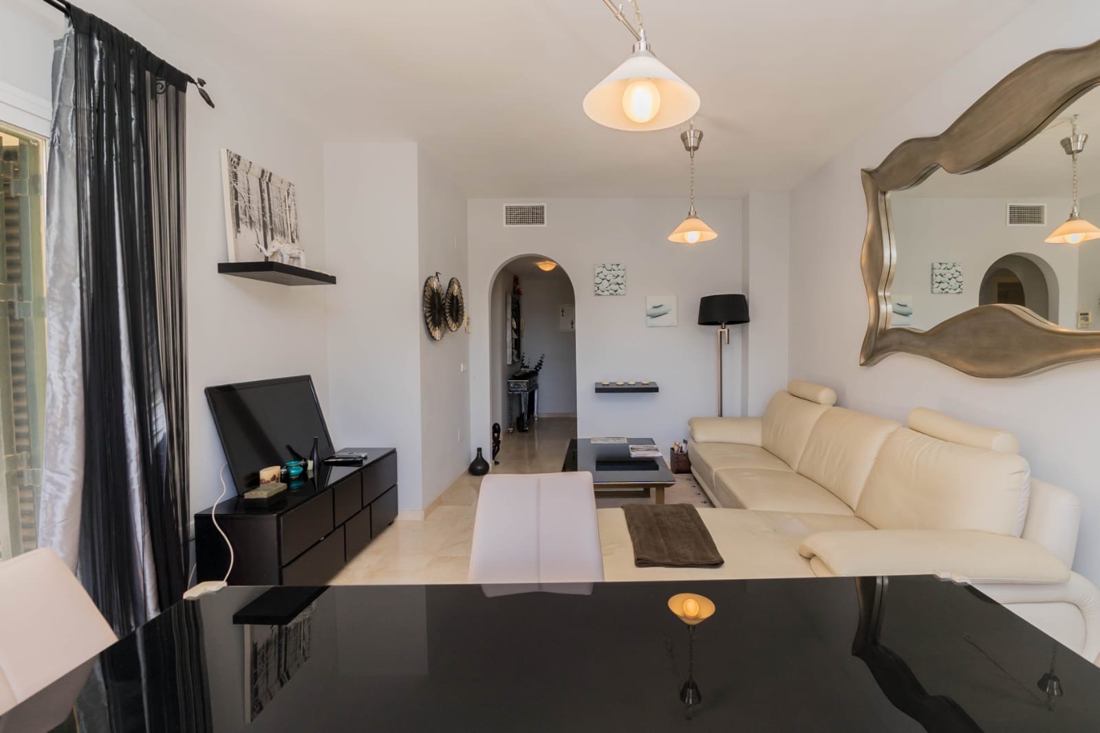 2 Bedroom Apartment in Mijas - Photo 3