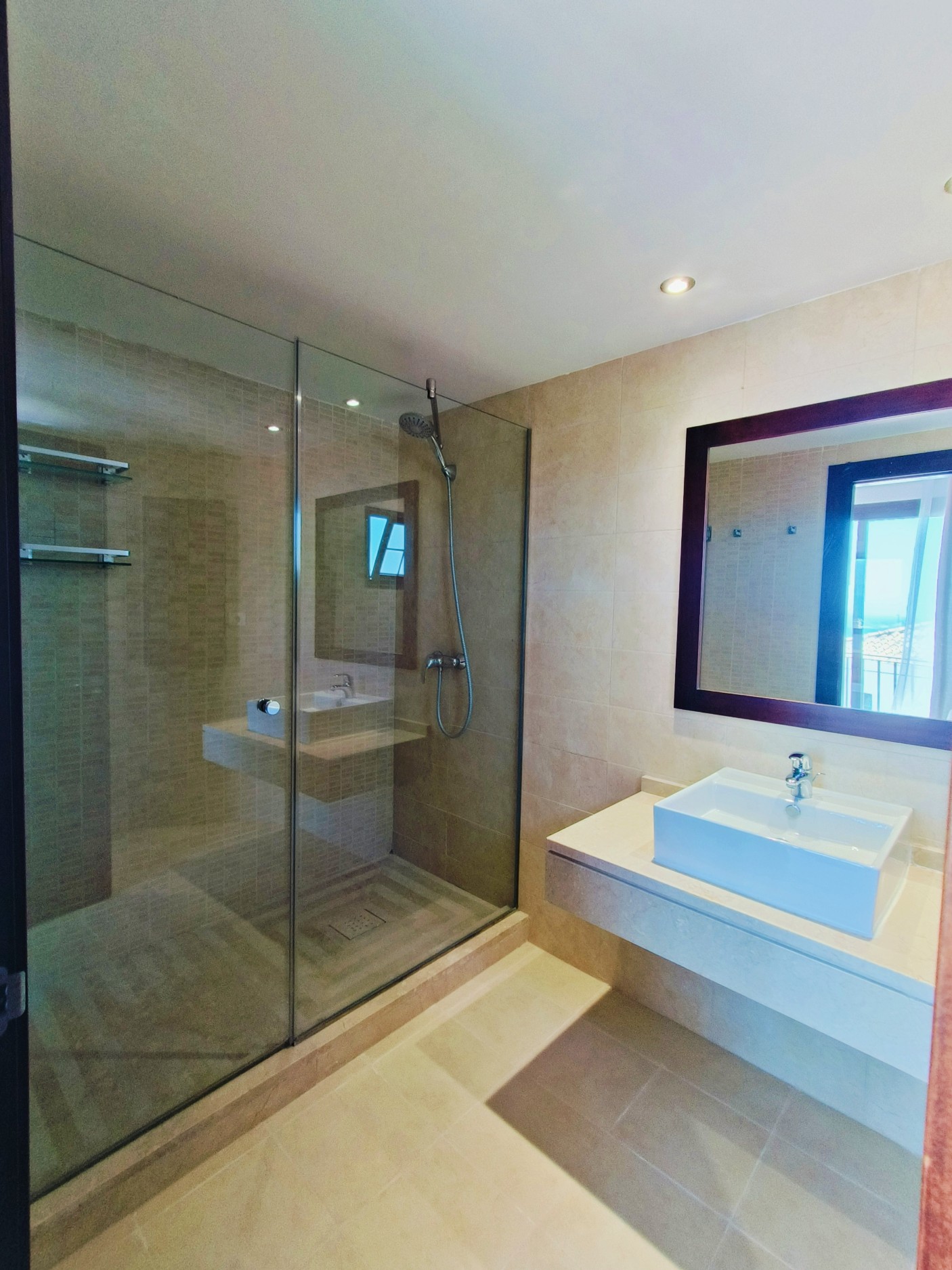 4 Bedroom Townhouse in Marbella - Photo 9