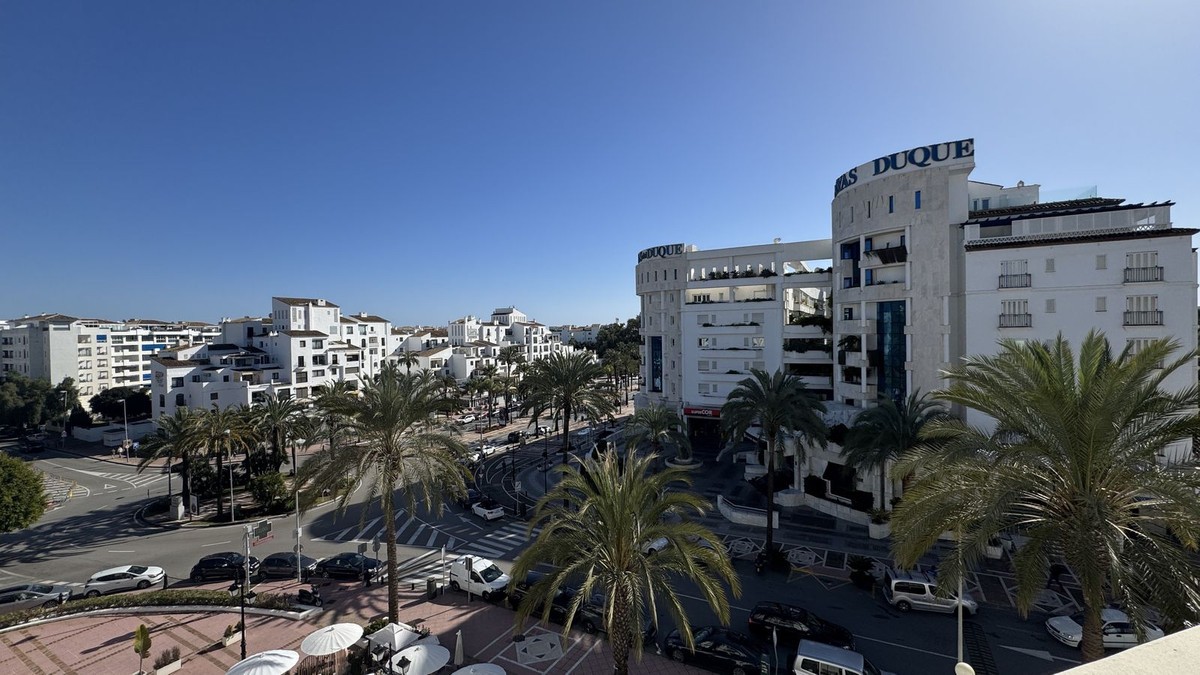 Apartment in Puerto Banus