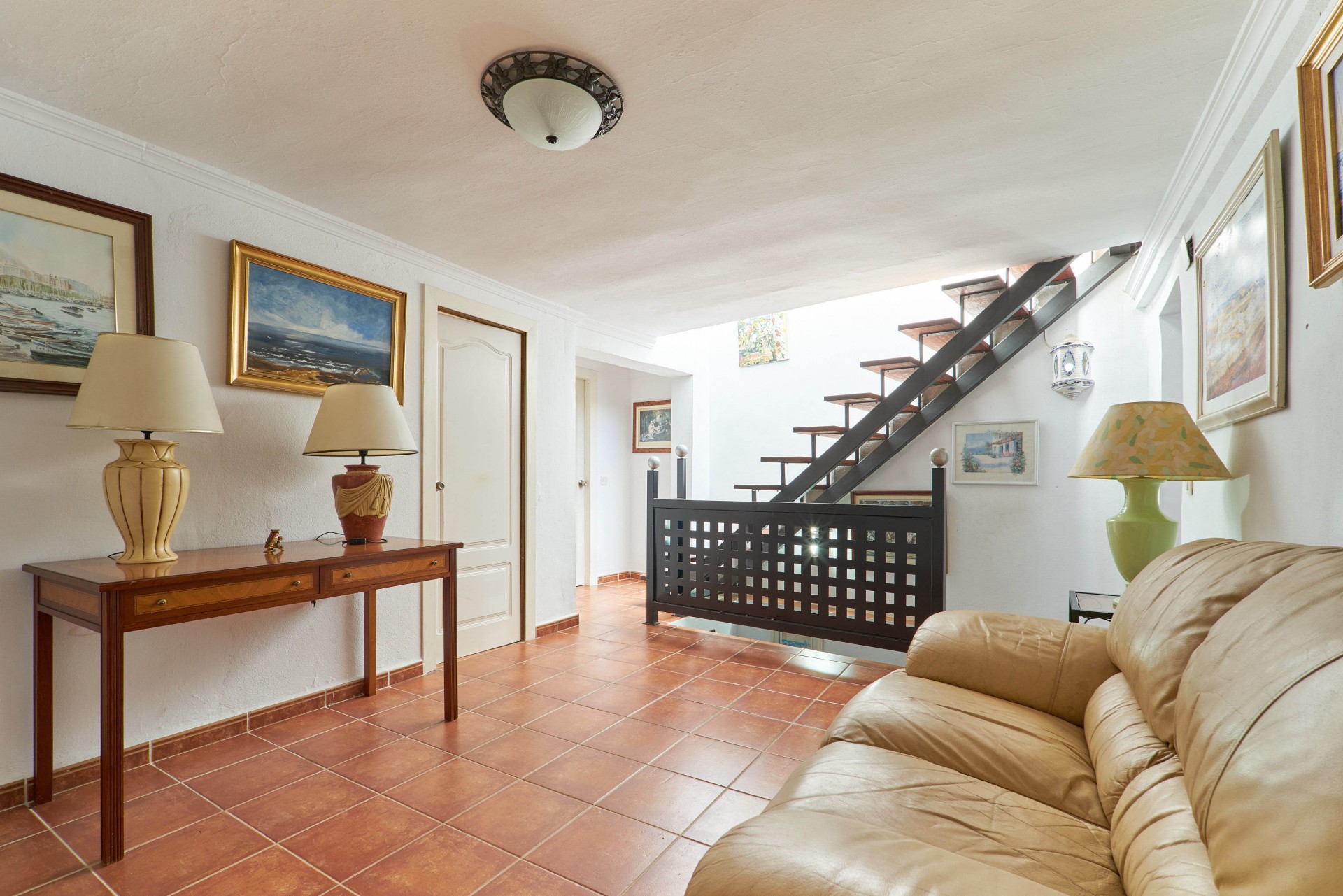7 Bedroom Townhouse in Marbella - Photo 3