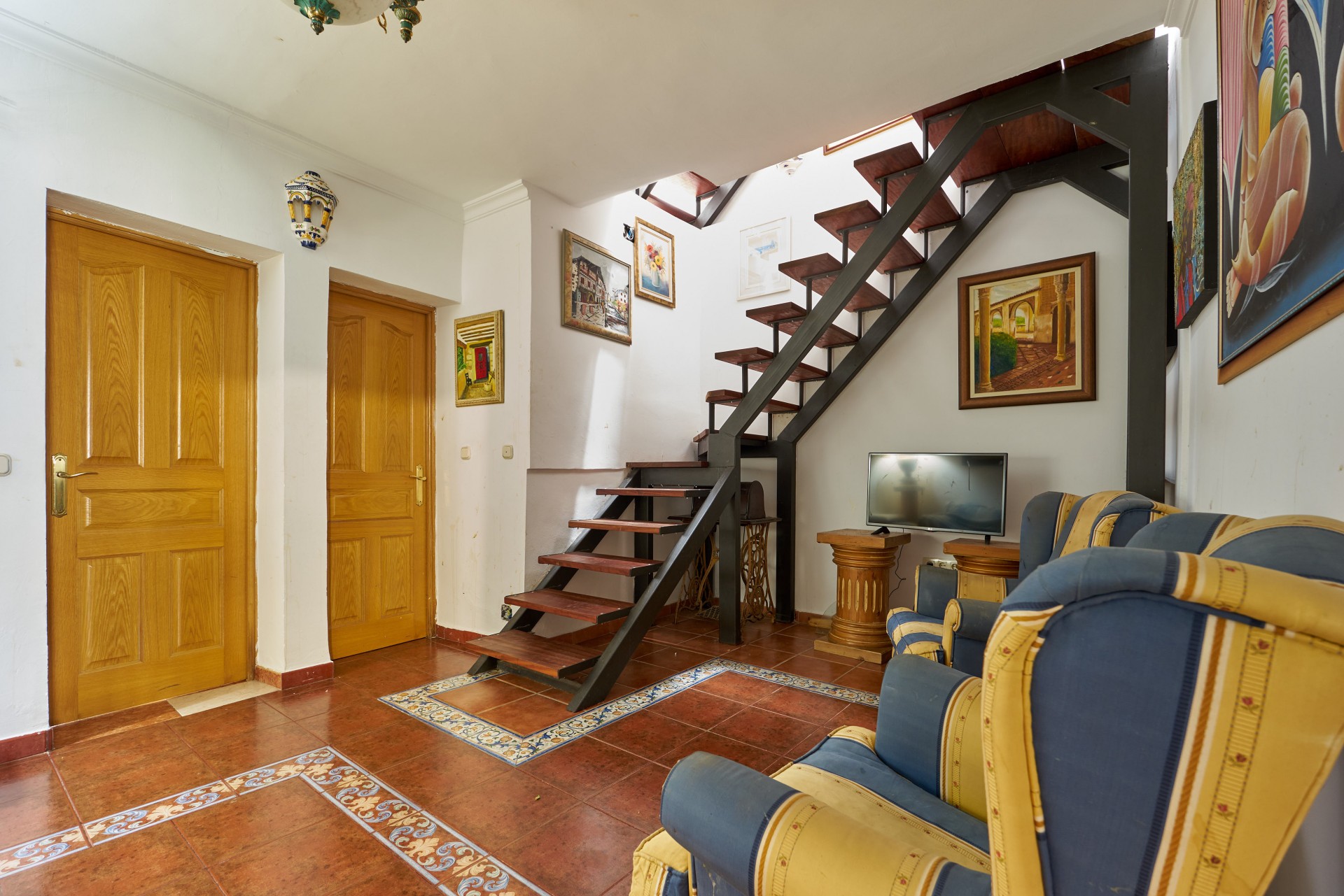 7 Bedroom Townhouse in Marbella - Photo 2