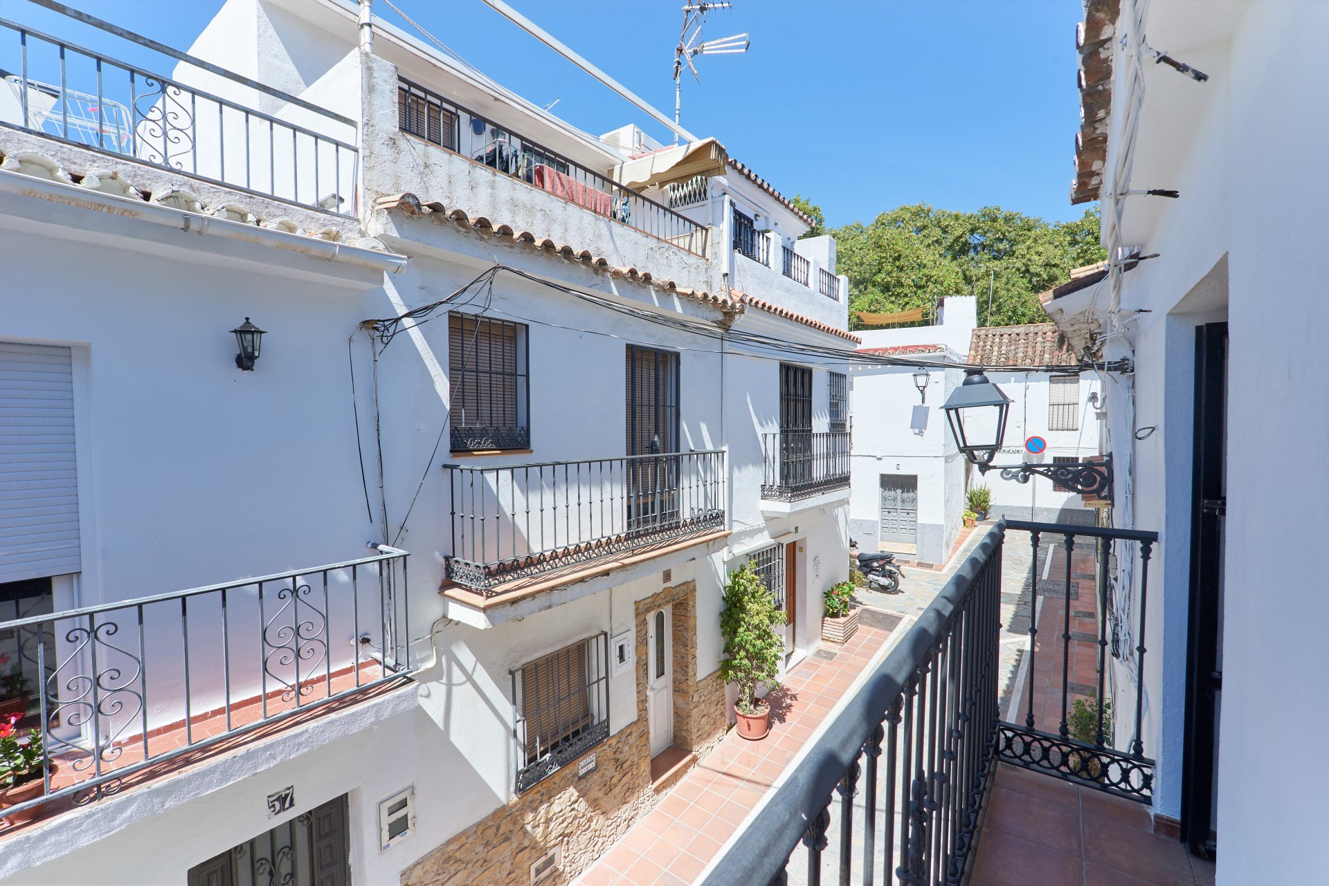 7 Bedroom Townhouse in Marbella - Photo 19