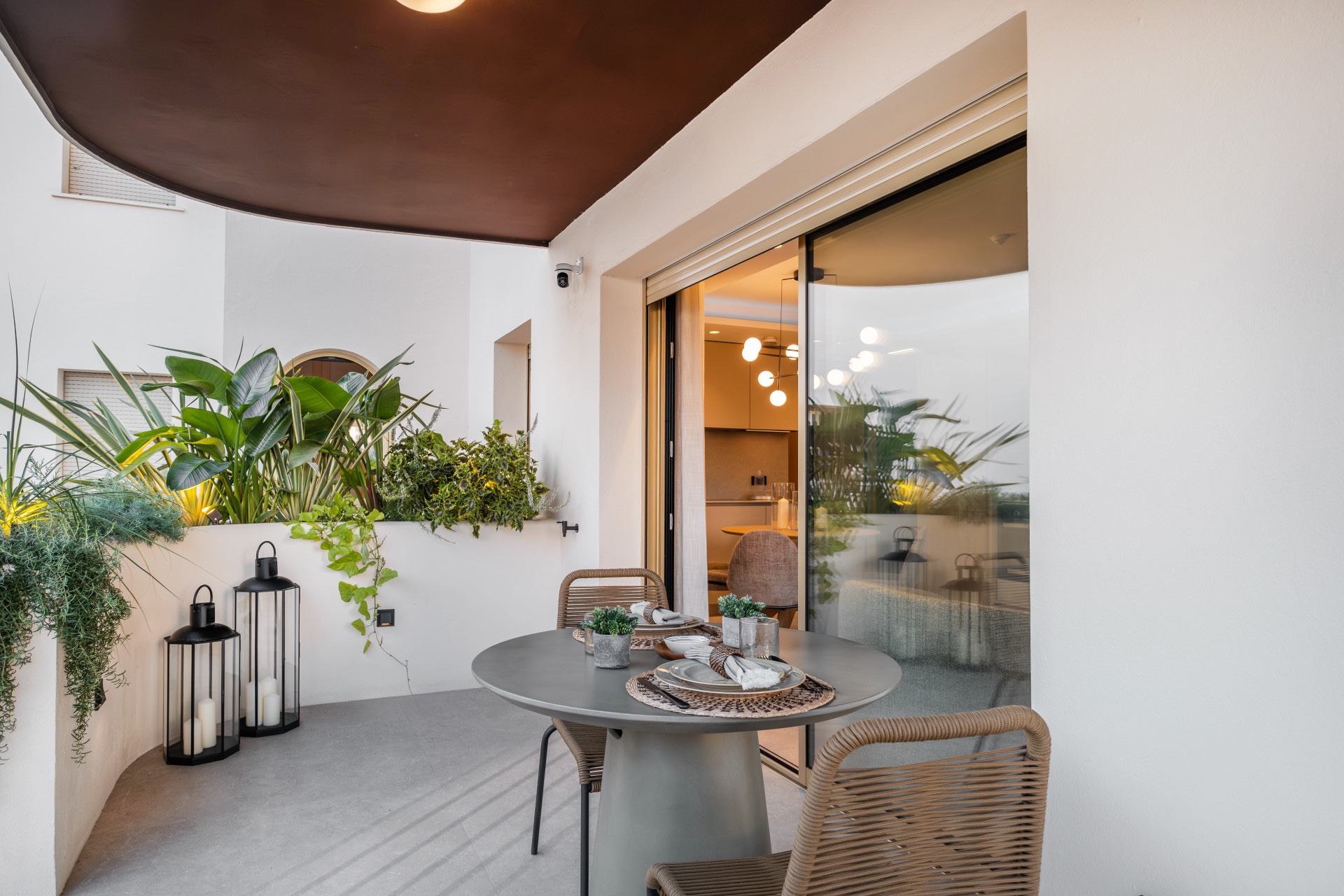 2 Bedroom Apartment in Marbella - Photo 14