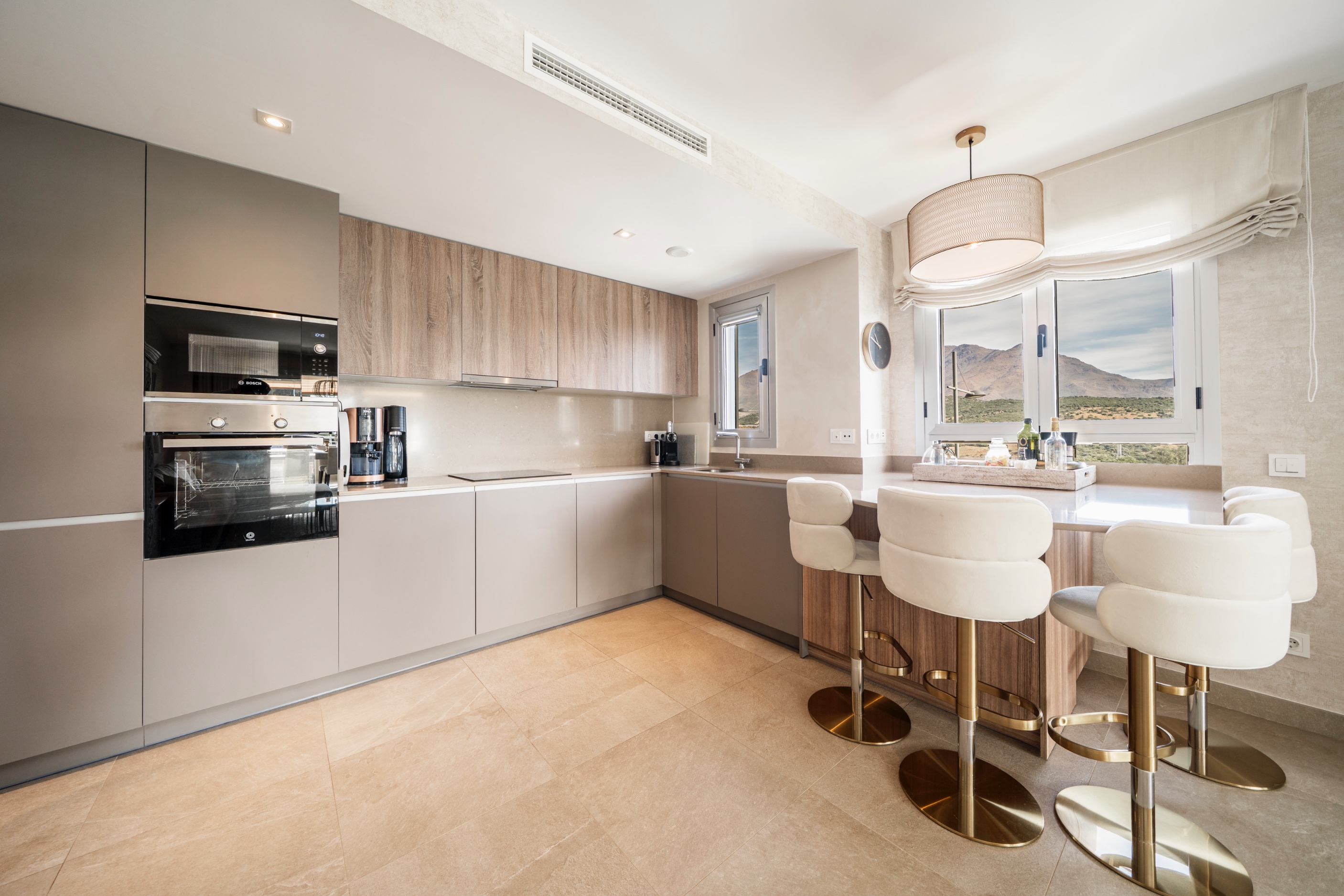 3 Bedroom Apartment in Estepona - Photo 3