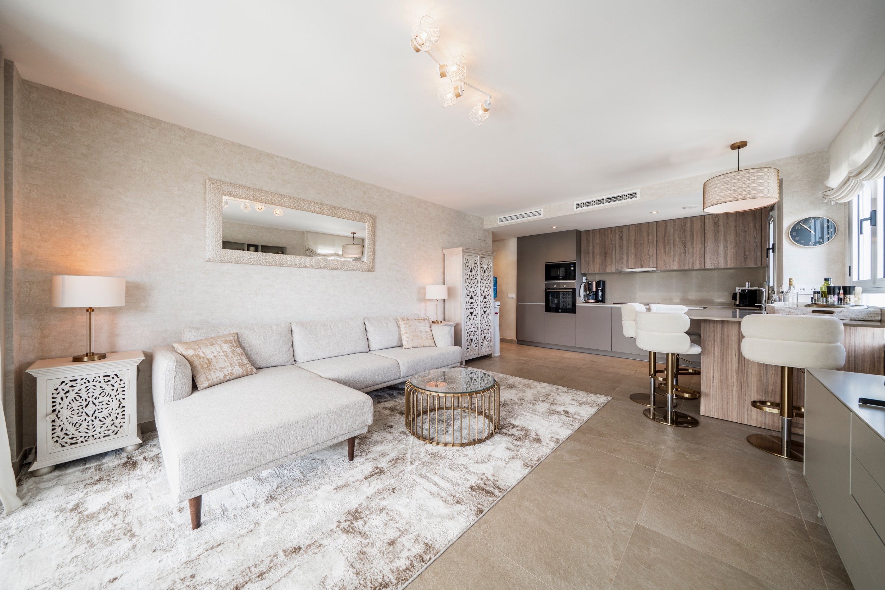 3 Bedroom Apartment in Estepona - Photo 9