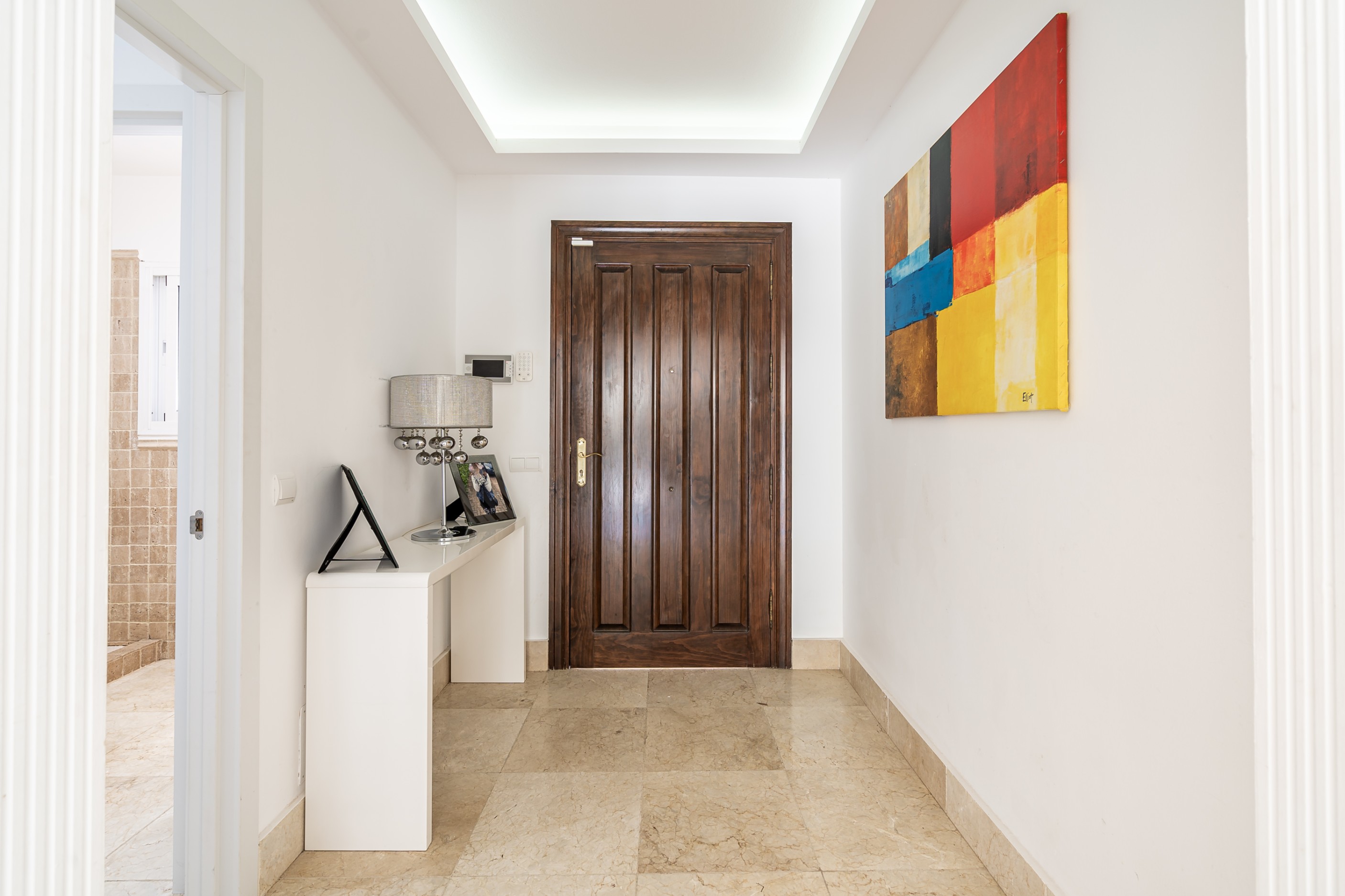 5 Bedroom Villa in Estepona - Photo 10