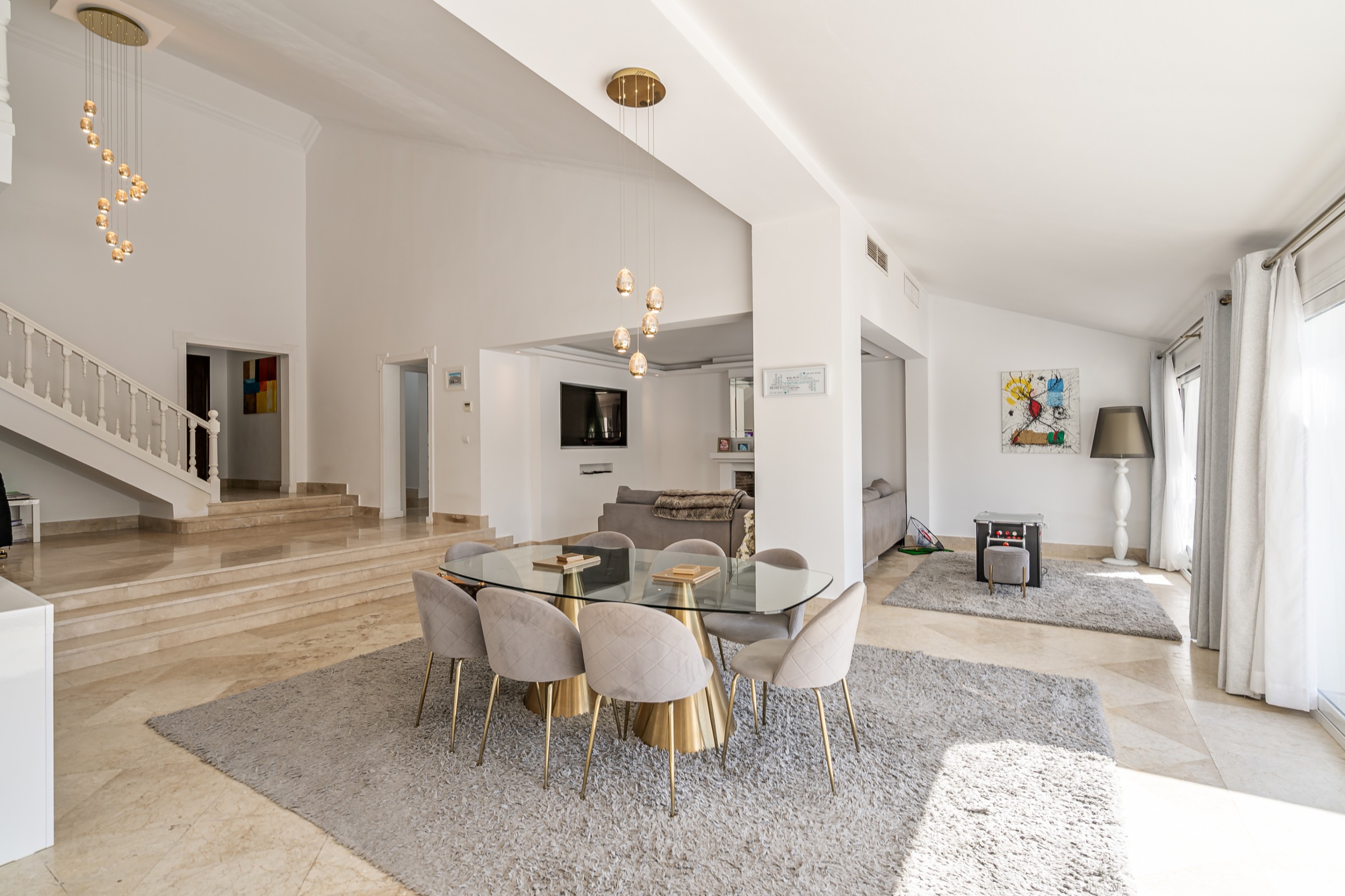 5 Bedroom Villa in Estepona - Photo 23