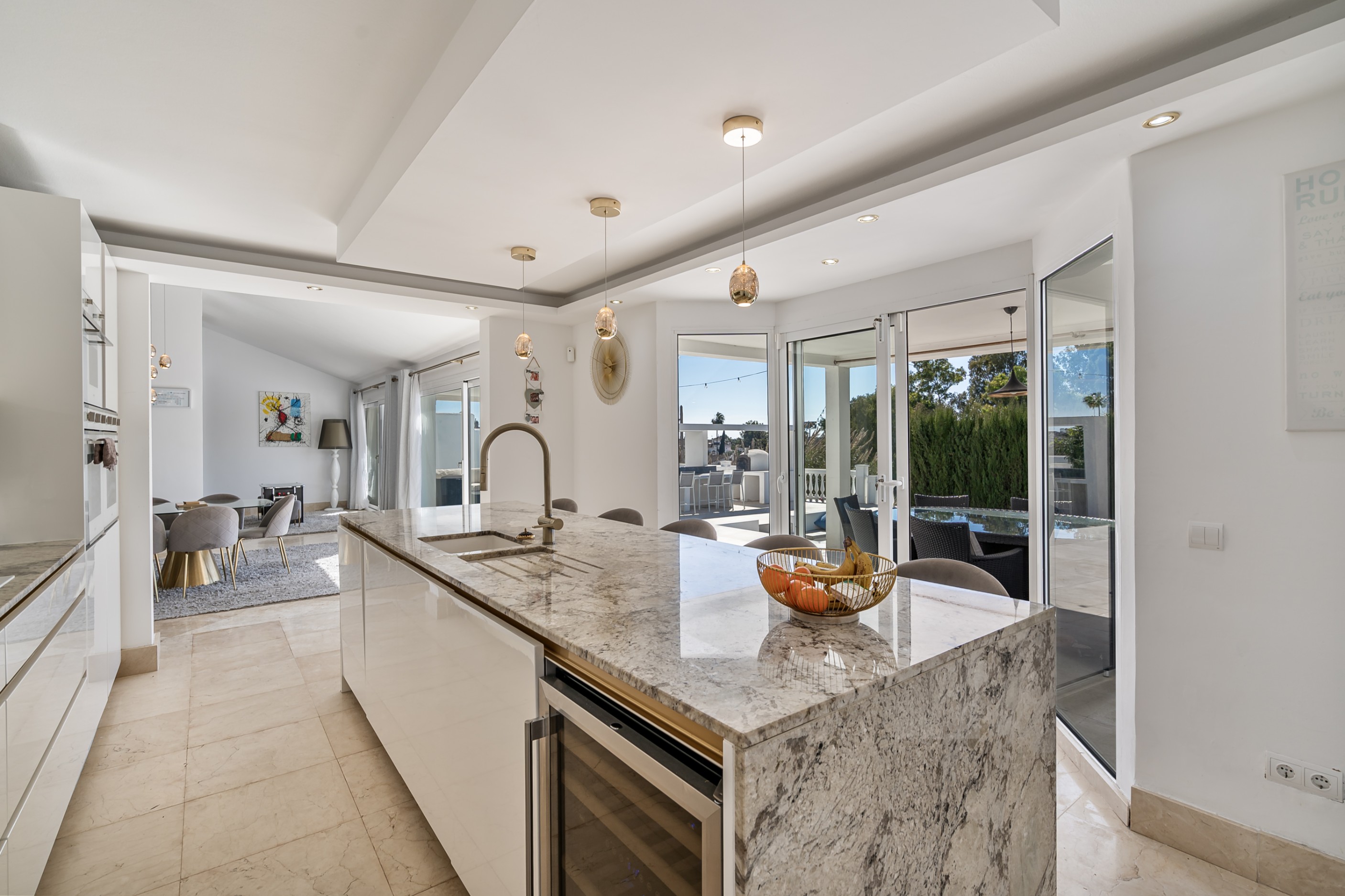 5 Bedroom Villa in Estepona - Photo 25