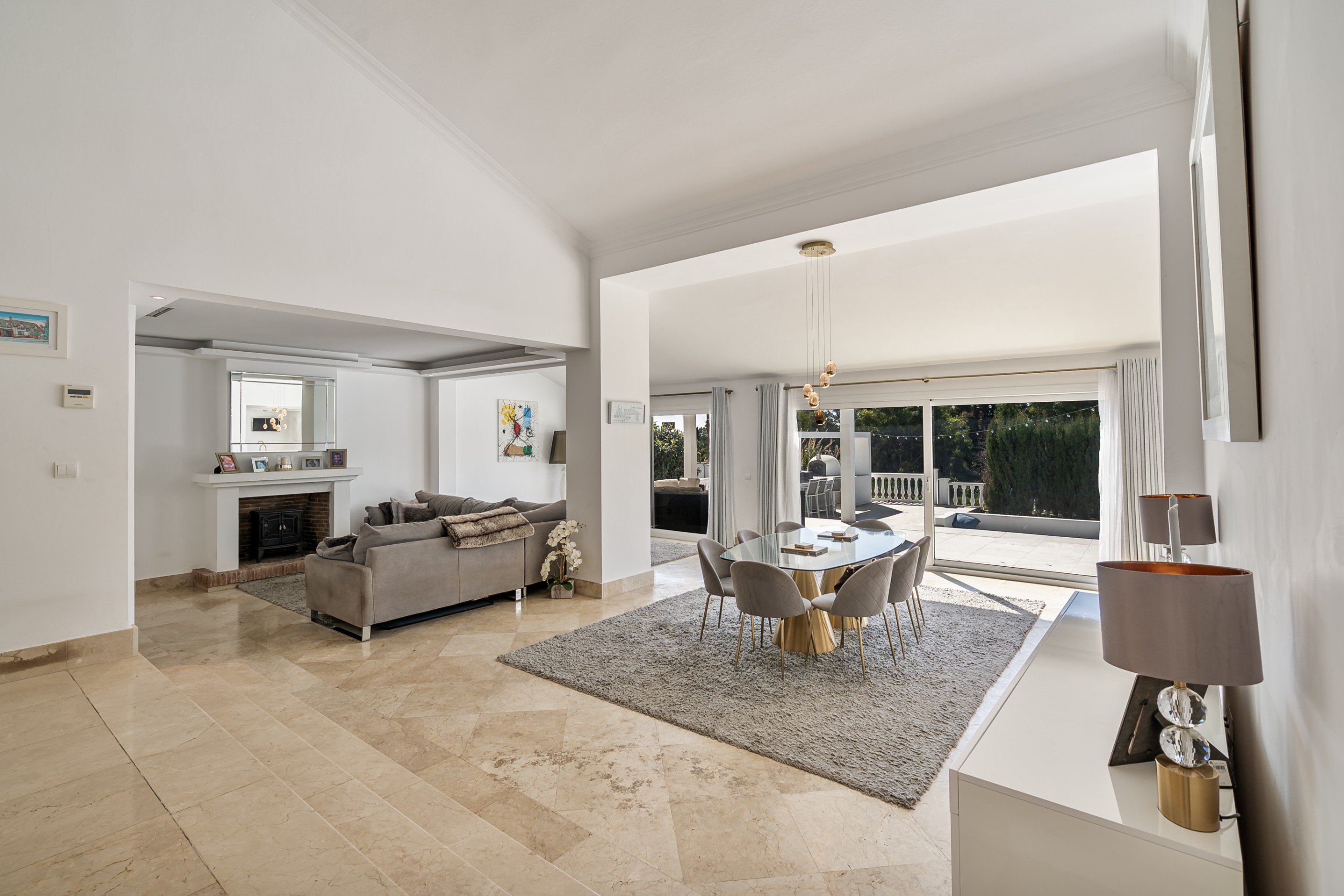 5 Bedroom Villa in Estepona - Photo 22