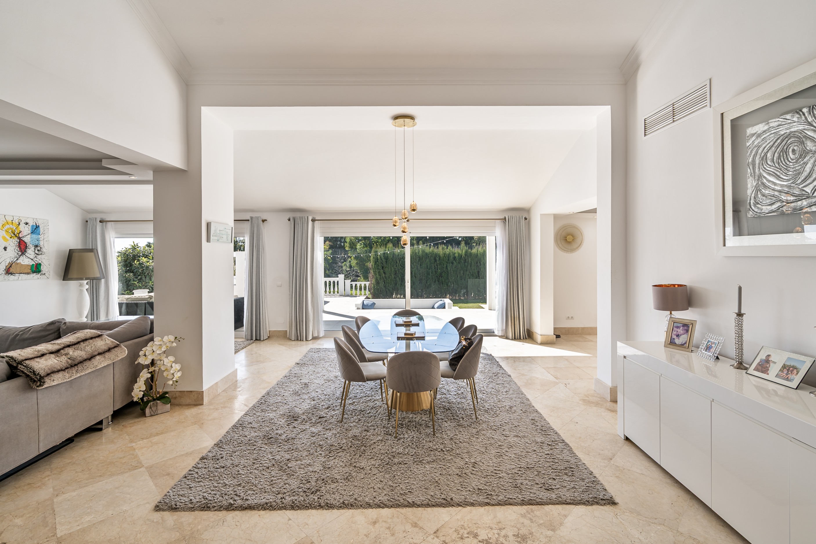 5 Bedroom Villa in Estepona - Photo 21