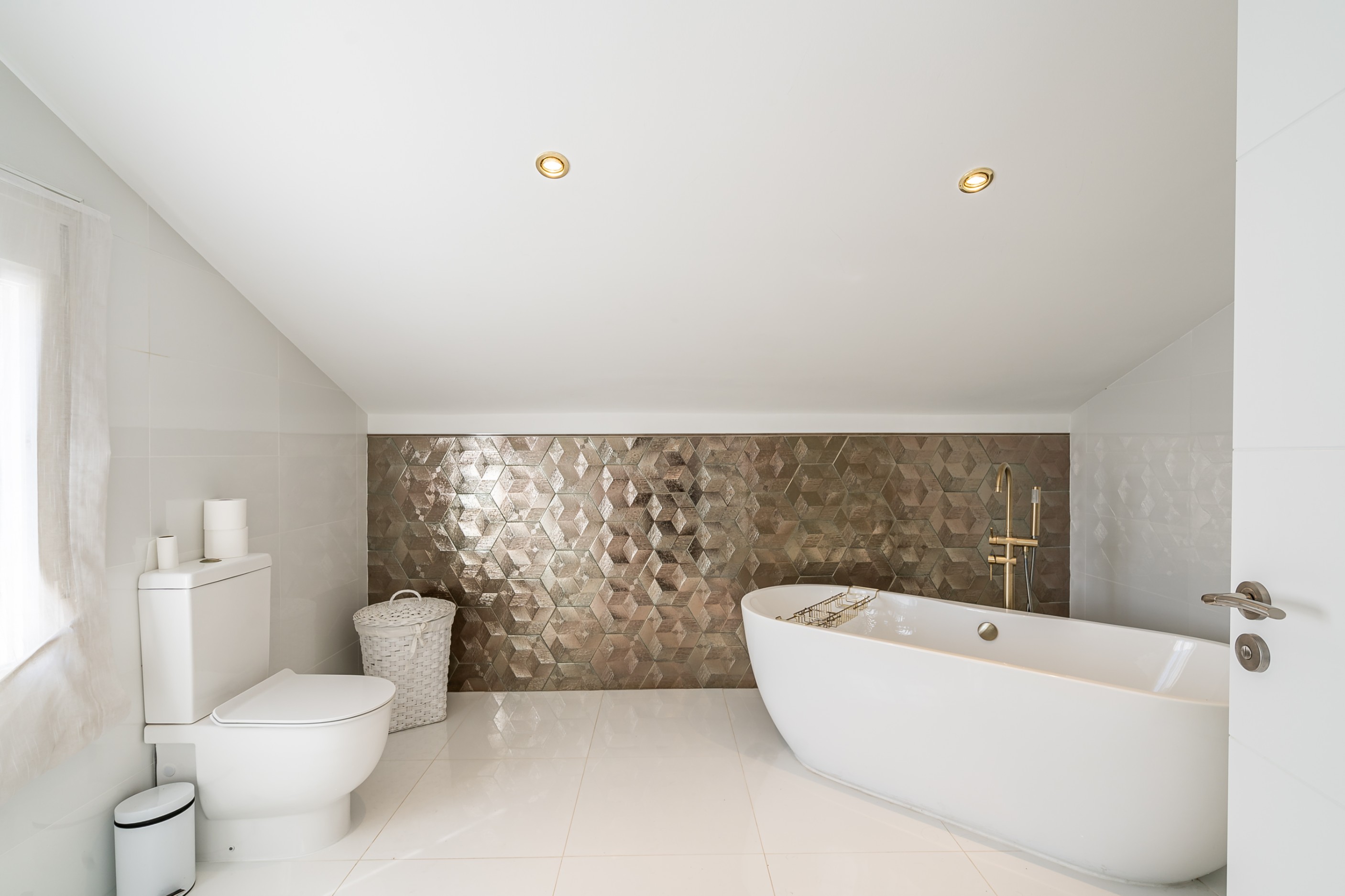 5 Bedroom Villa in Estepona - Photo 18