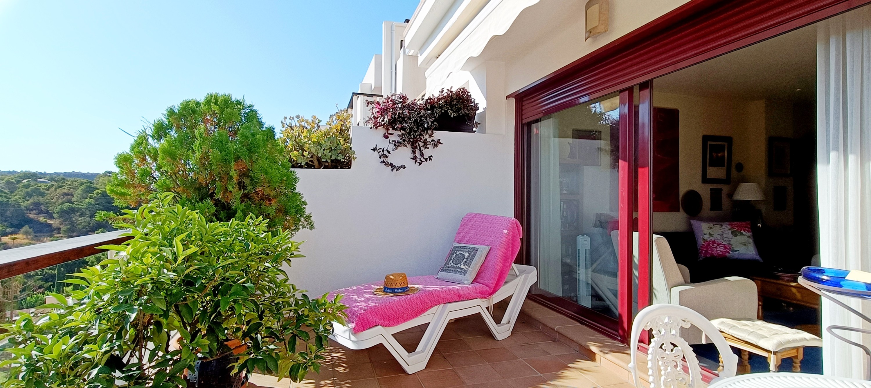 1 Bedroom Apartment in Estepona - Photo 9