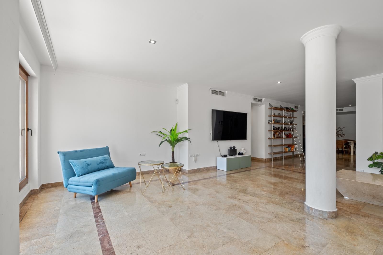 3 Bedroom Apartment in Marbella - Photo 6