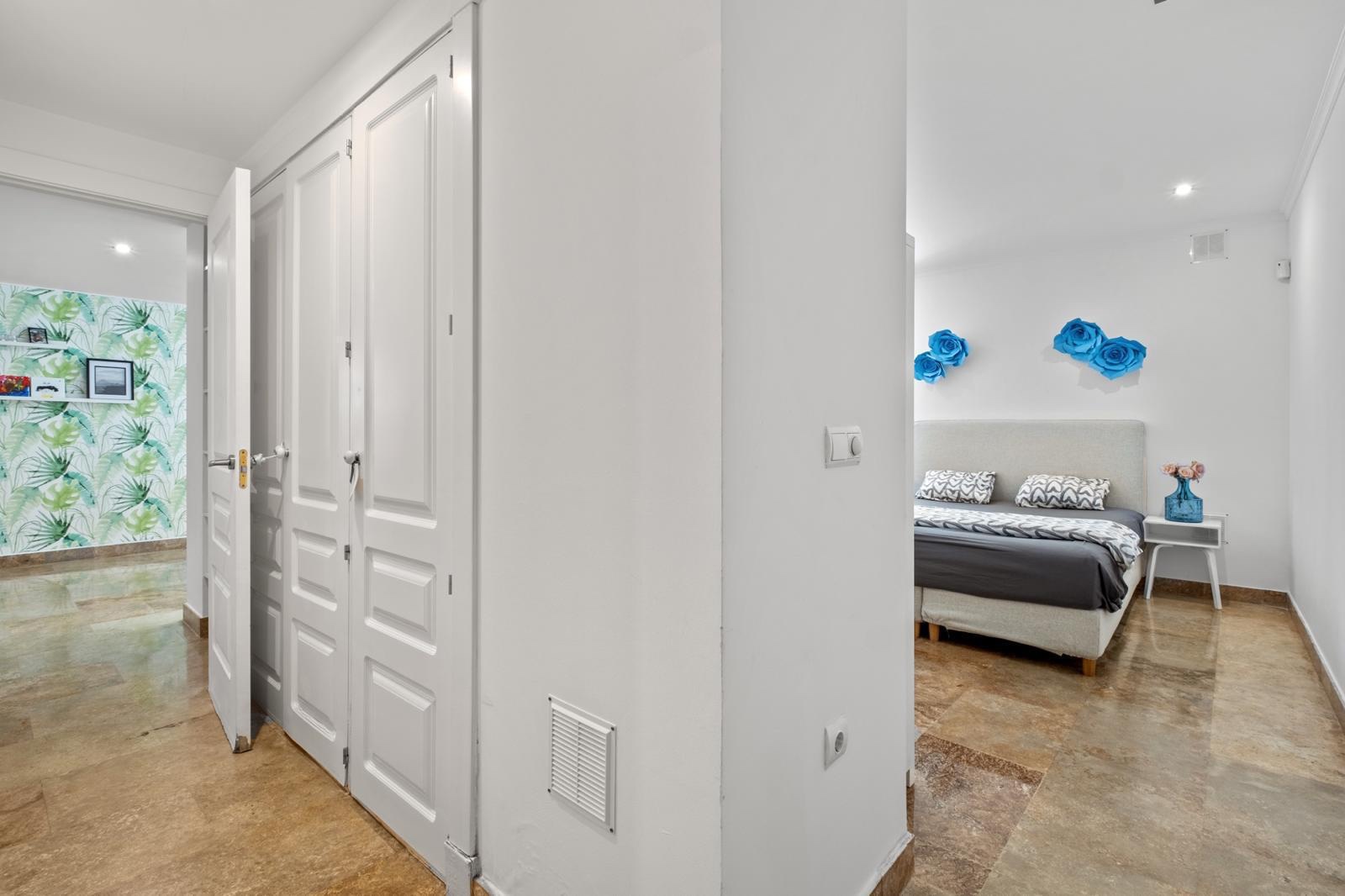 3 Bedroom Apartment in Marbella - Photo 12