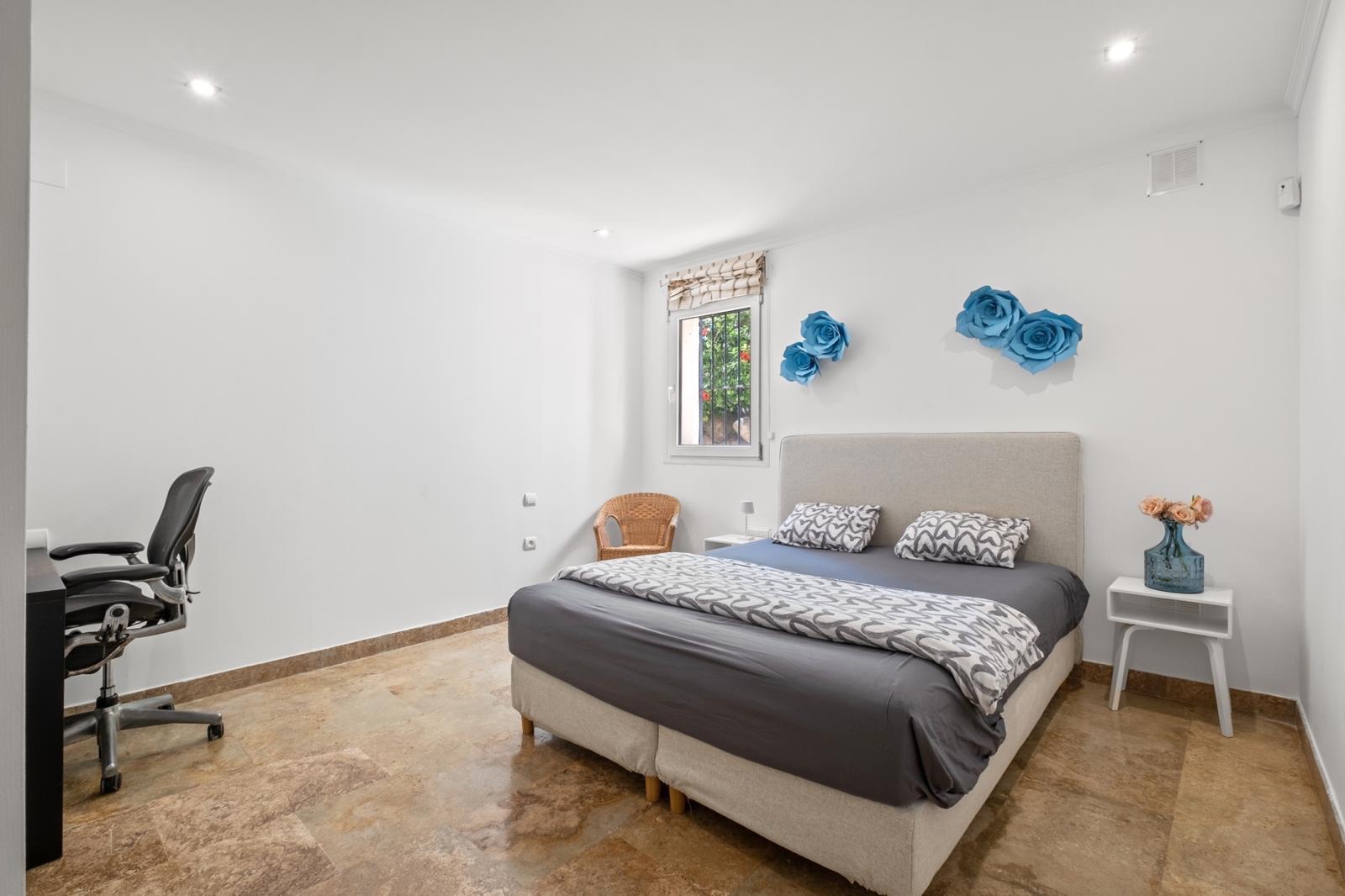 3 Bedroom Apartment in Marbella - Photo 11