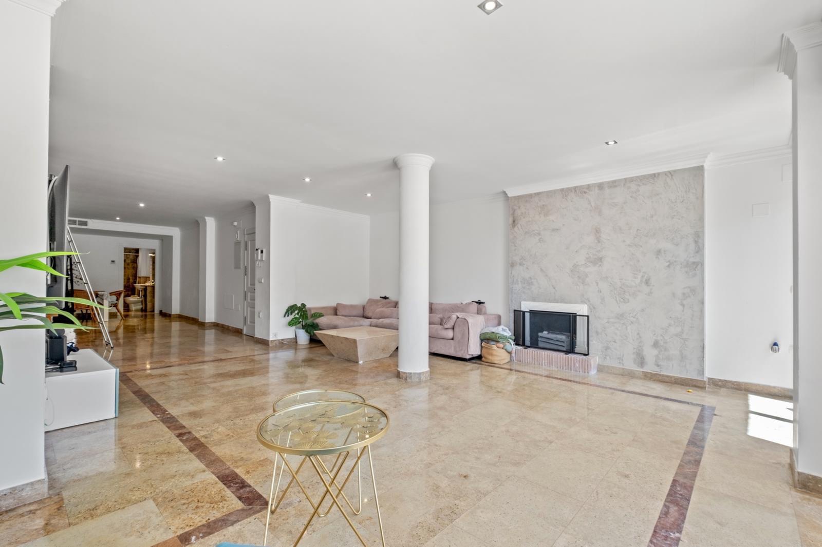 3 Bedroom Apartment in Marbella - Photo 7