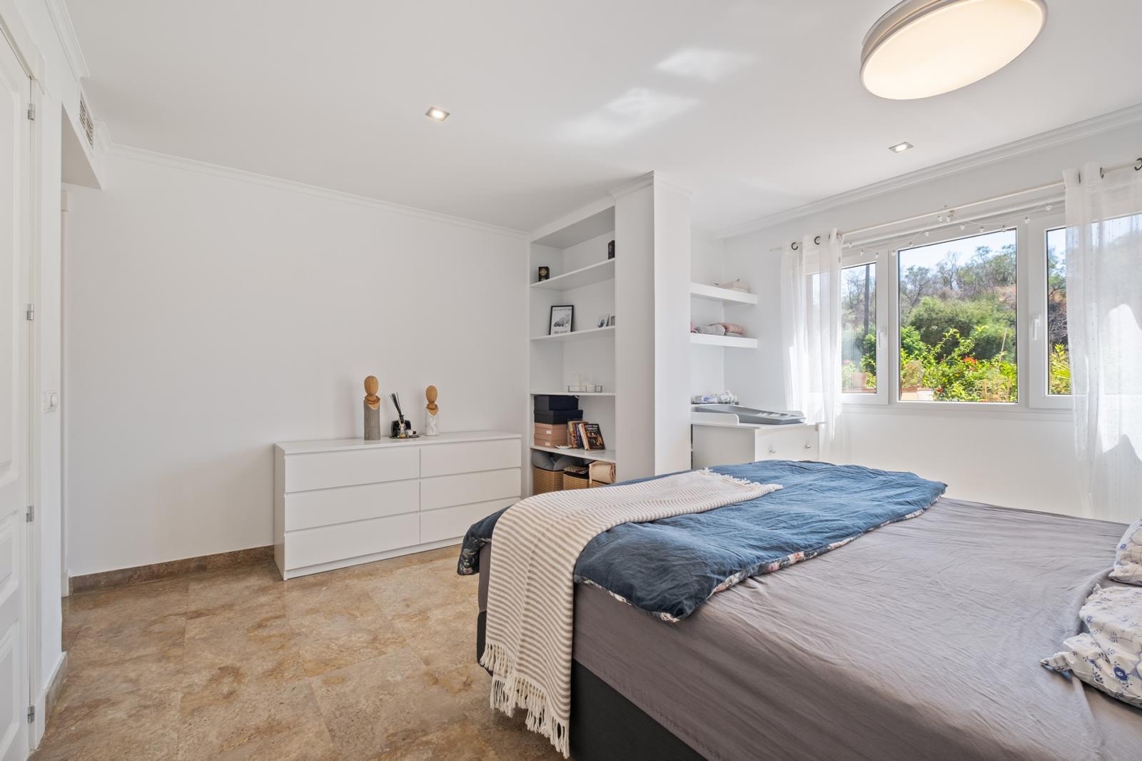 3 Bedroom Apartment in Marbella - Photo 15