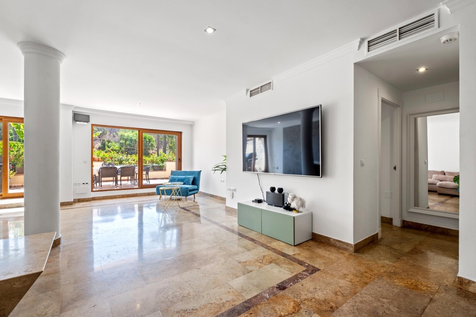 3 Bedroom Apartment in Marbella - Photo 5