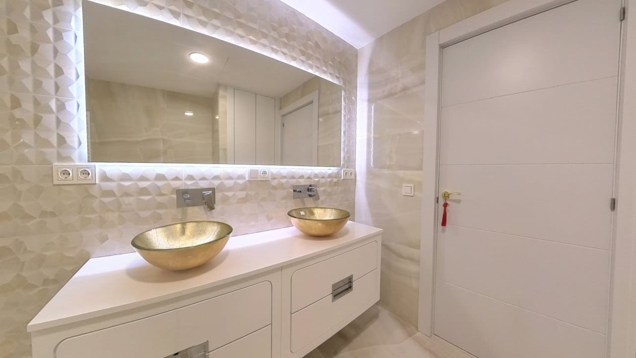 4 Bedroom Villa in Marbella - Photo 14