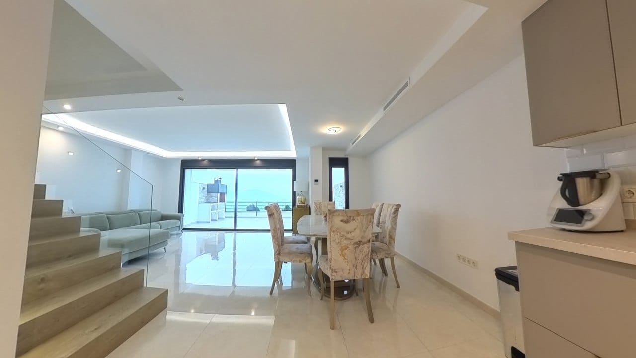 4 Bedroom Villa in Marbella - Photo 26