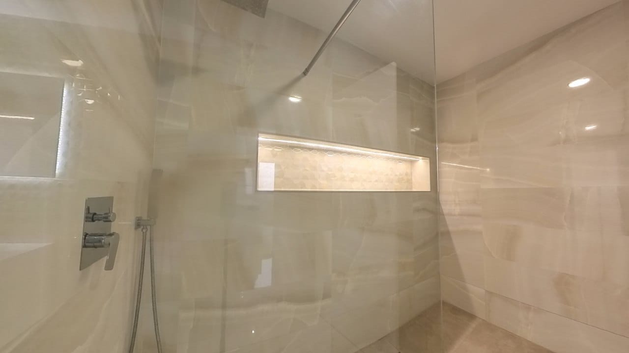 4 Bedroom Villa in Marbella - Photo 12