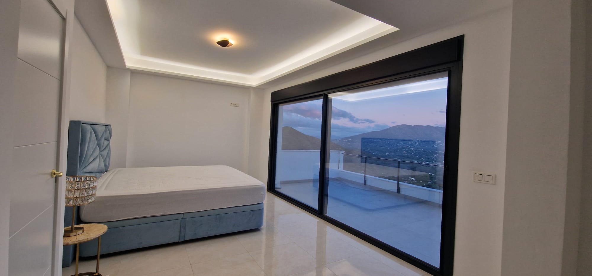 4 Bedroom Villa in Marbella - Photo 6
