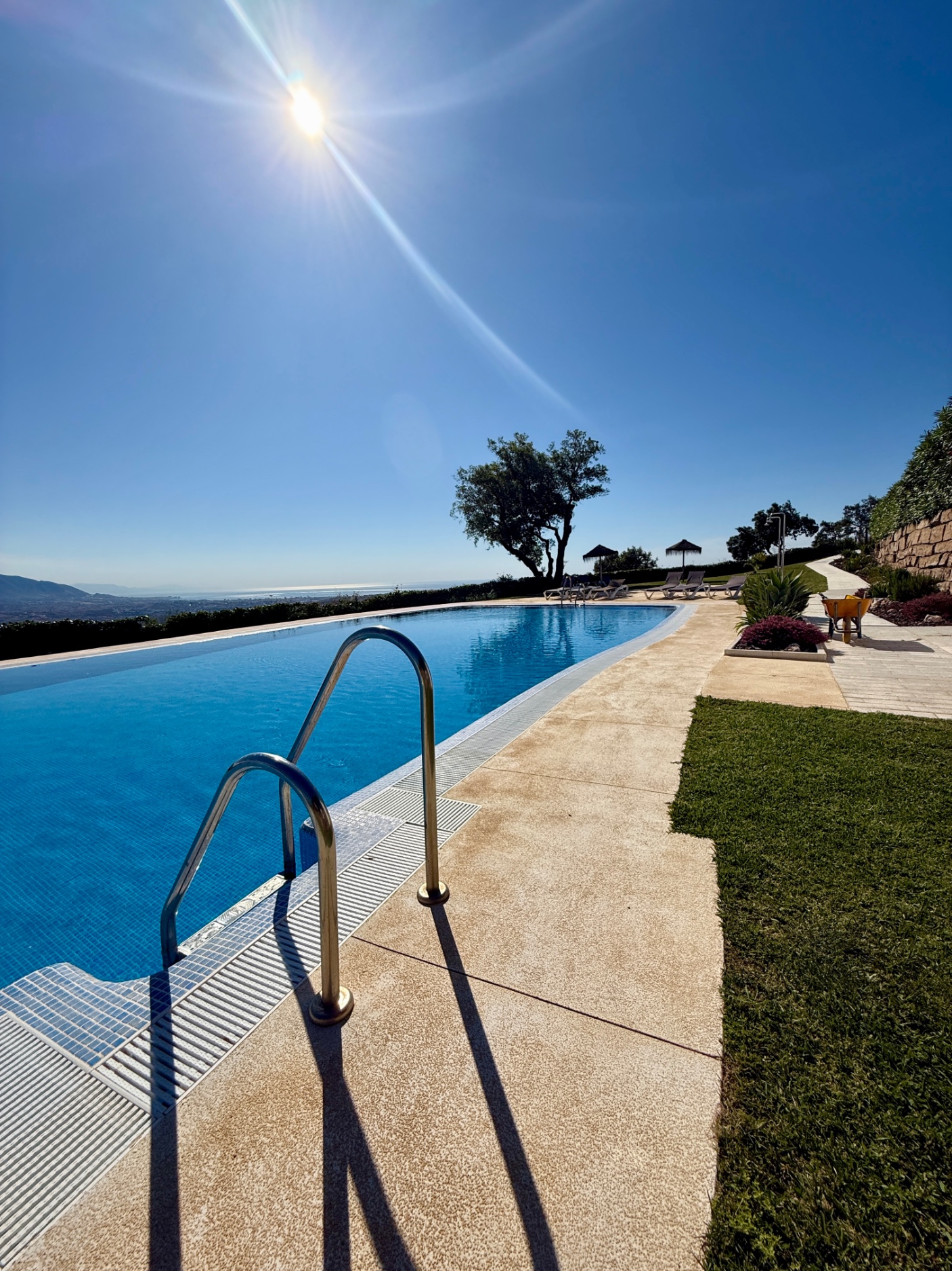 4 Bedroom Villa in Marbella - Photo 2