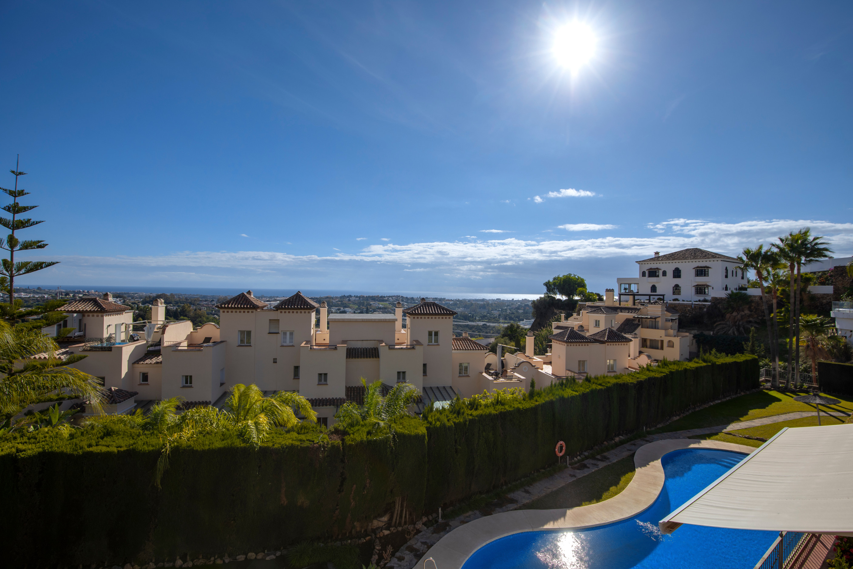 3 Bedroom Apartment in Benahavís - Photo 10
