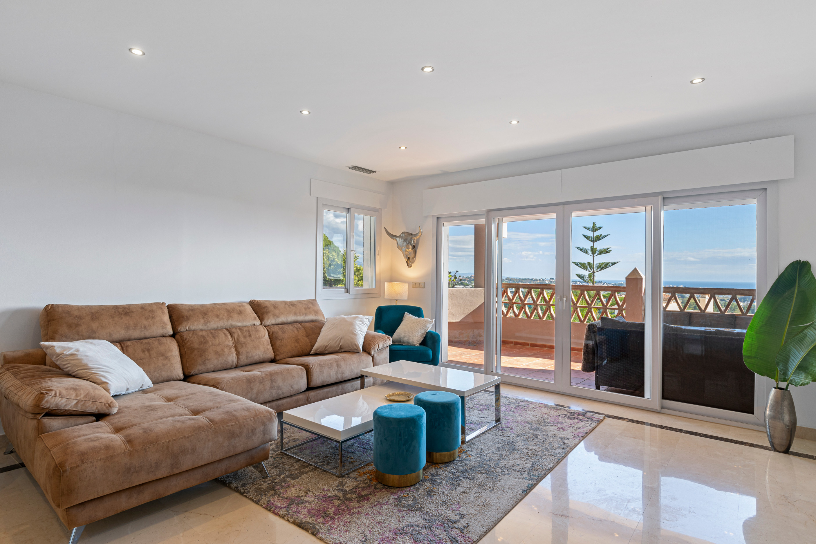 3 Bedroom Apartment in Benahavís - Photo 6