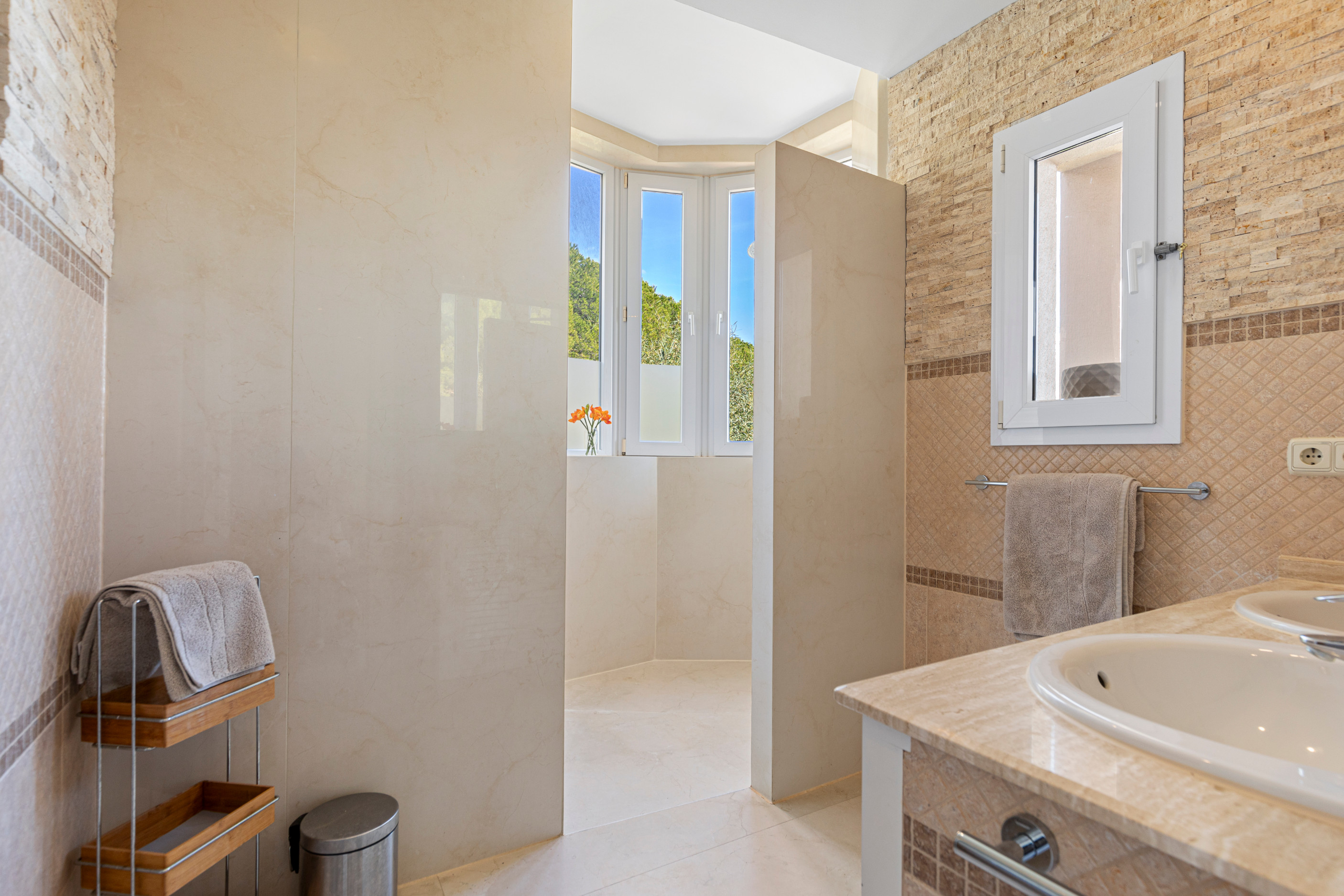 3 Bedroom Apartment in Benahavís - Photo 27