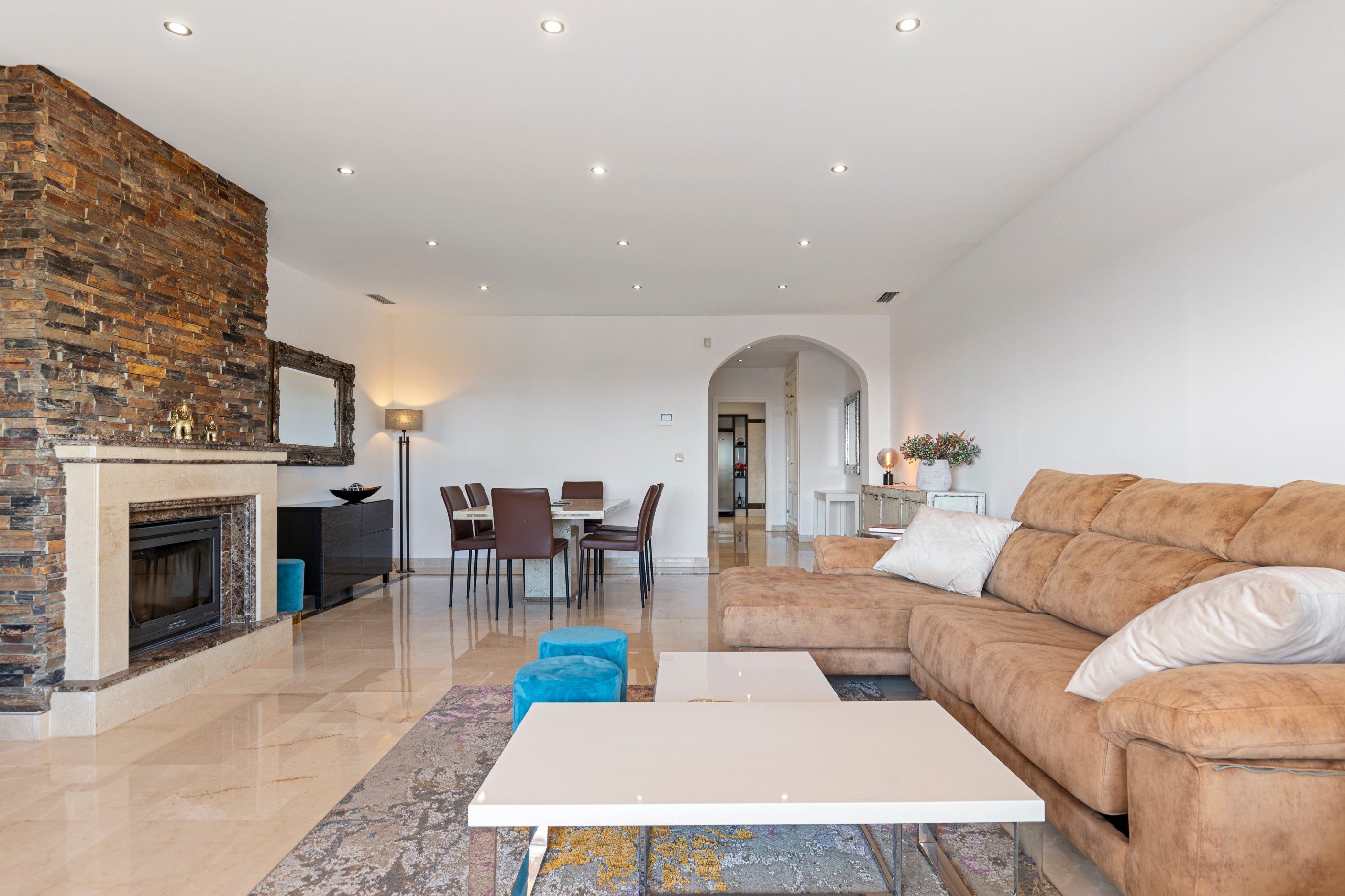 3 Bedroom Apartment in Benahavís - Photo 16