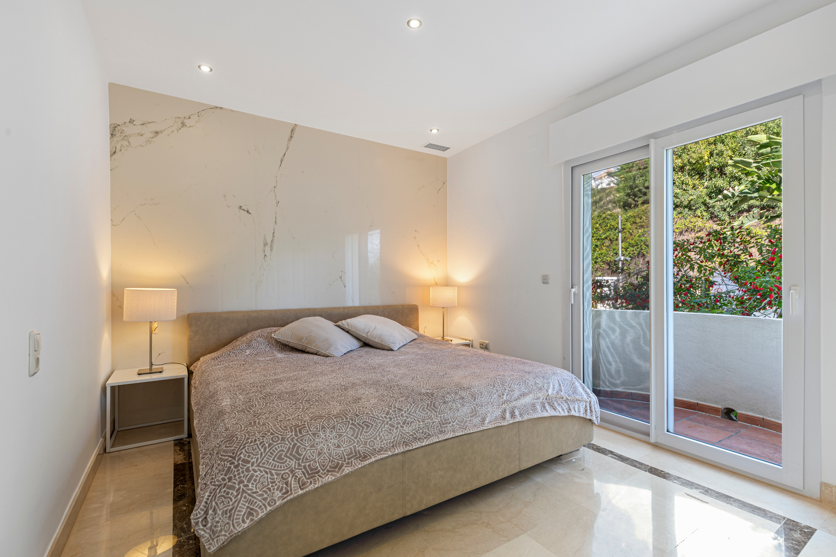3 Bedroom Apartment in Benahavís - Photo 32