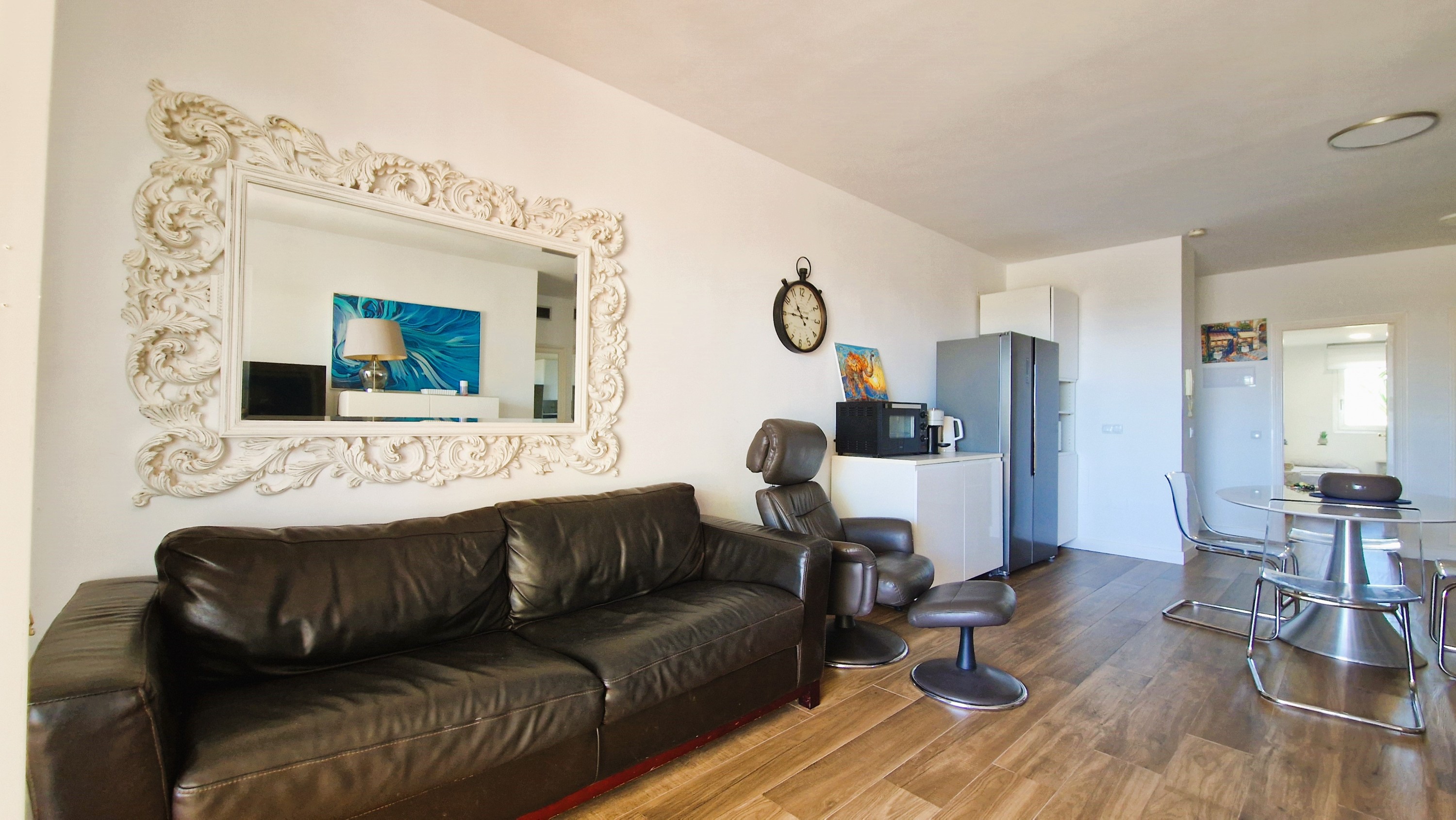 3 Bedroom Apartment in Estepona - Photo 3