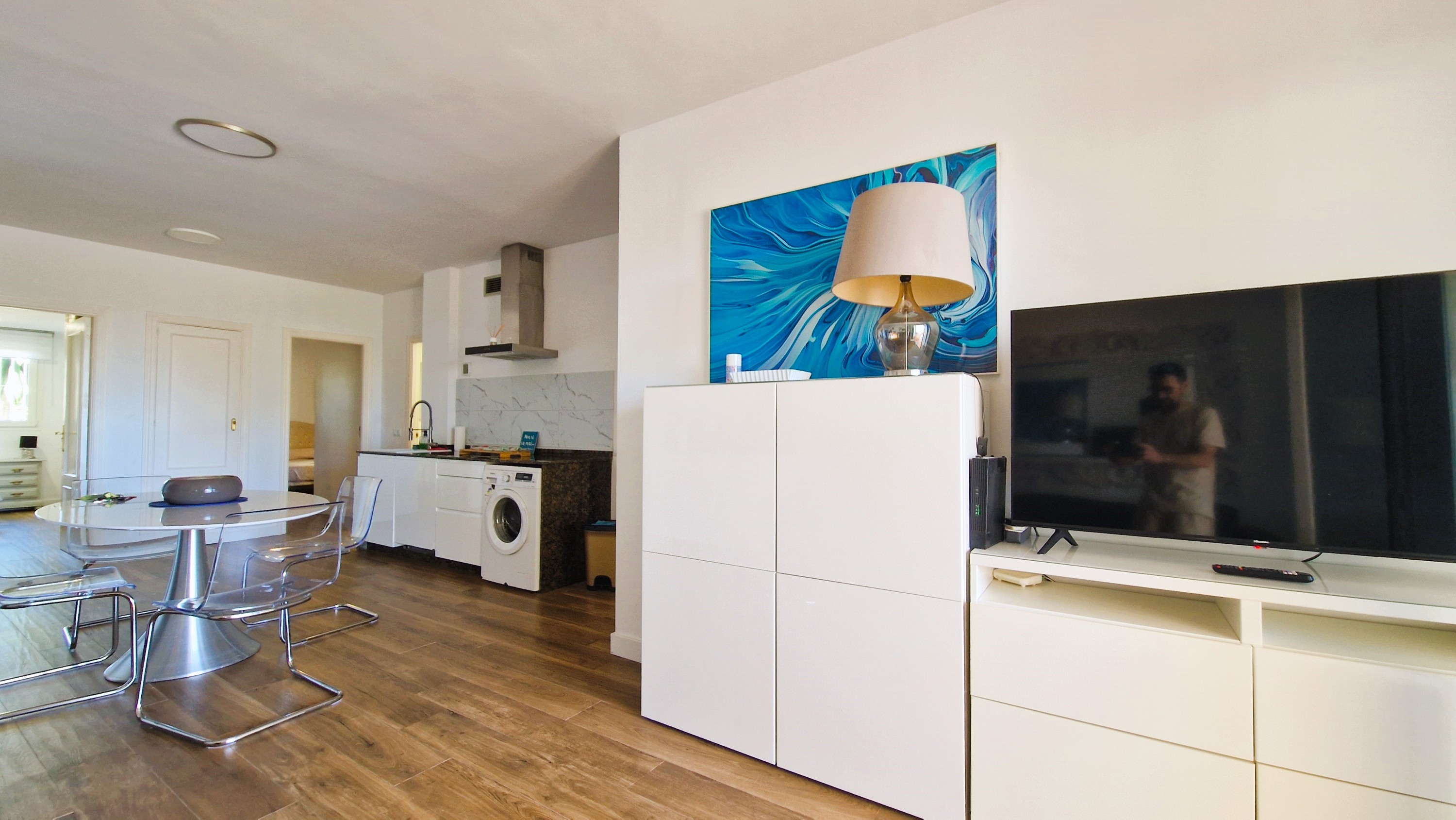 3 Bedroom Apartment in Estepona - Photo 4